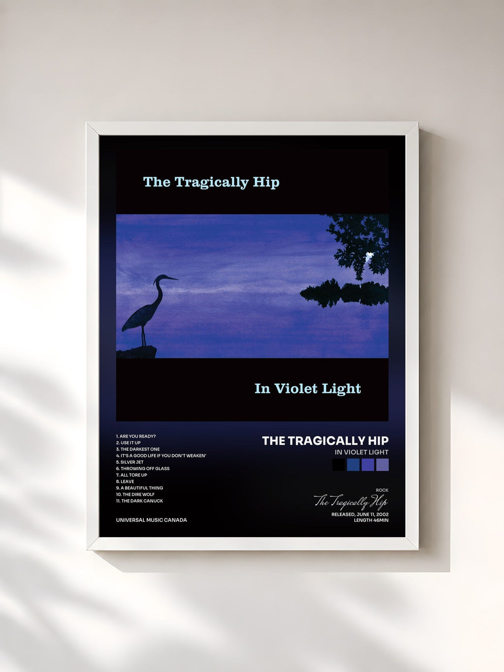 #blanc In Violet Light von The Tragically Hip als gerahmter Kunstdruck, weißer Rahmen, gedruckt und gerahmt in Frankreich