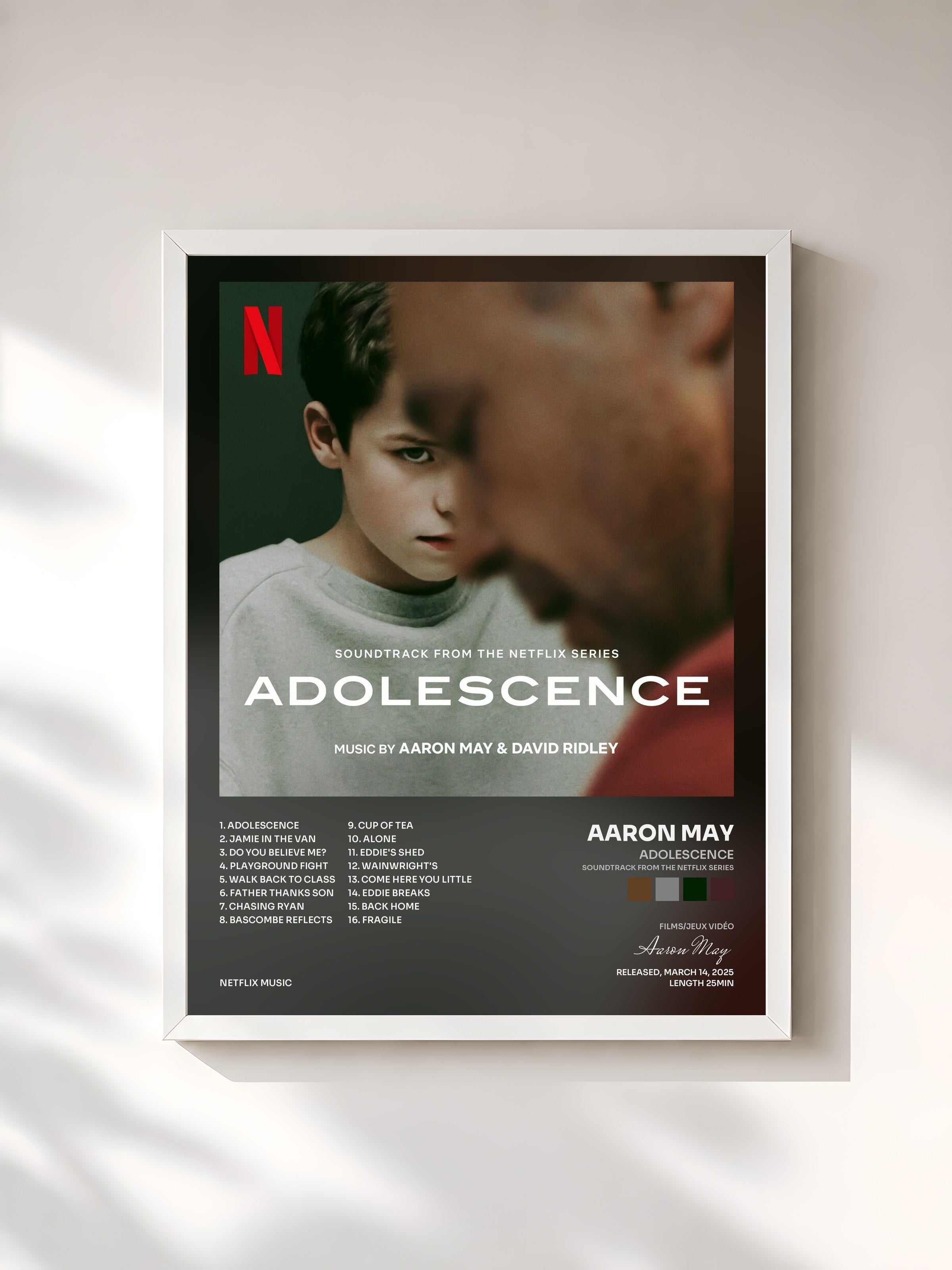 #blanc Tableau de l'album Adolescence (Soundtrack from the Netflix Series) de Aaron May, cadre blanc, imprimé et encadré en France