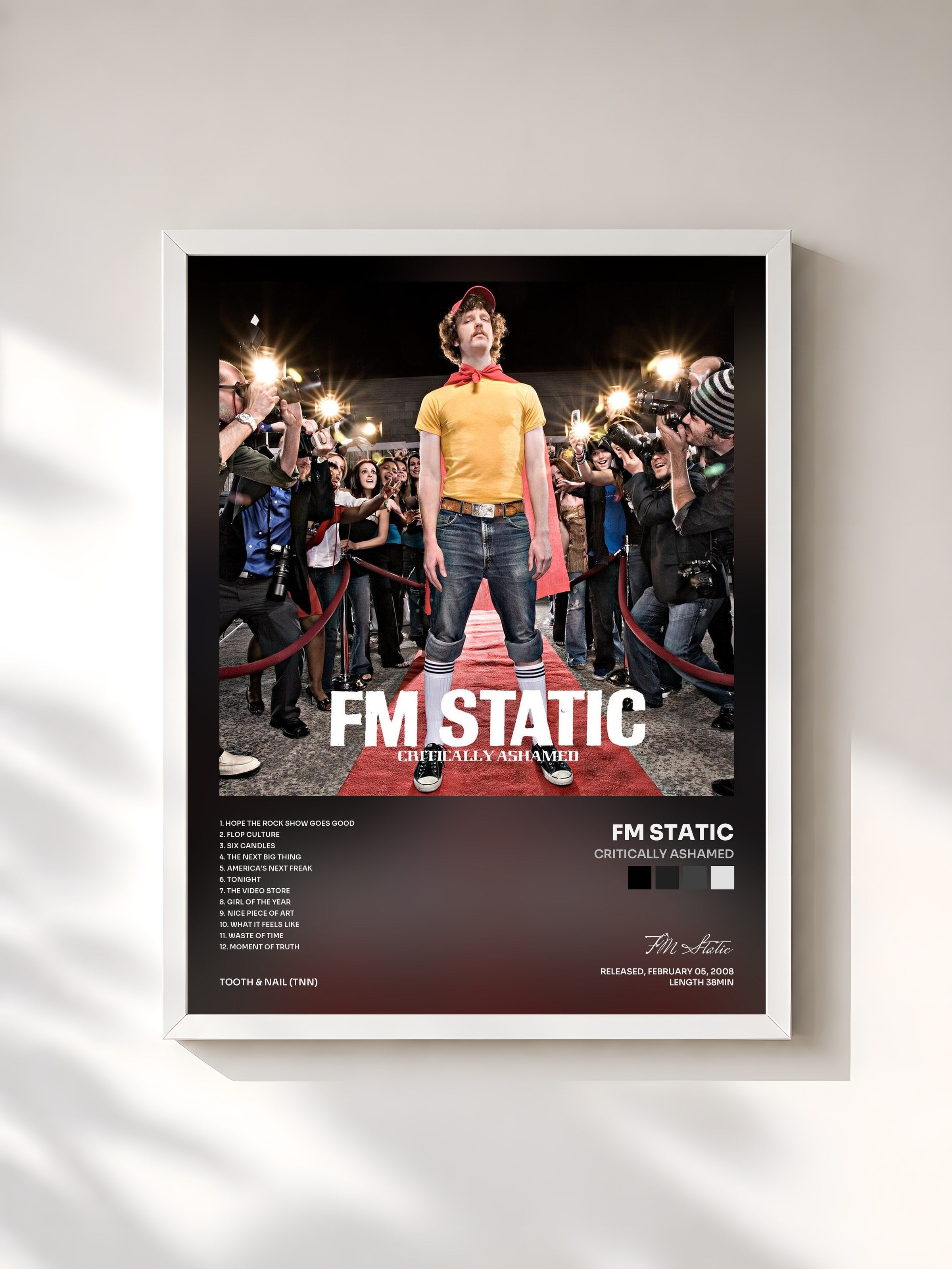#blanc Tableau de l'album Critically Ashamed de FM Static, cadre blanc, imprimé et encadré en France