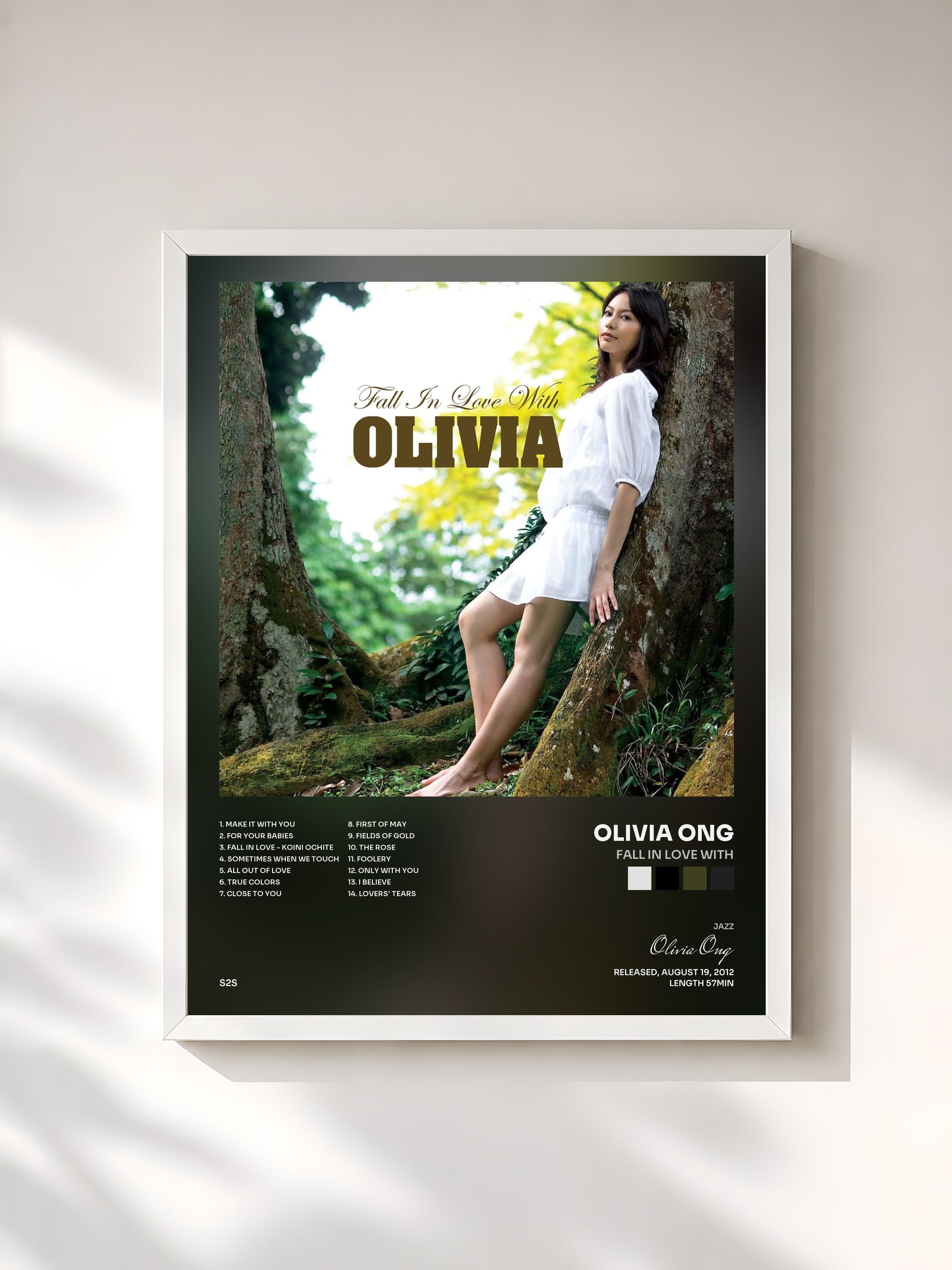 #blanc Tableau de l'album Fall in Love With de Olivia Ong, cadre blanc, imprimé et encadré en France