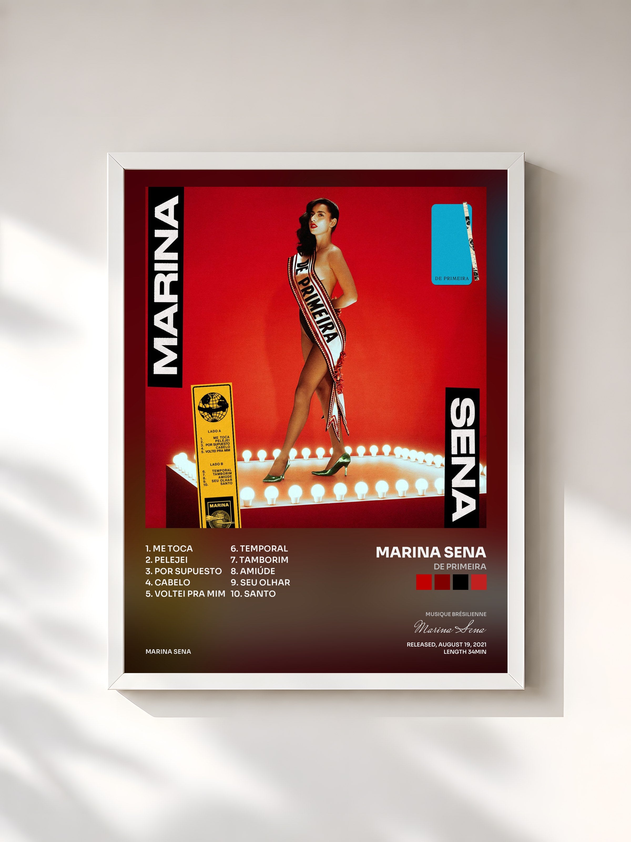 #blanc Tableau de l'album De Primeira de Marina Sena, cadre blanc, imprimé et encadré en France