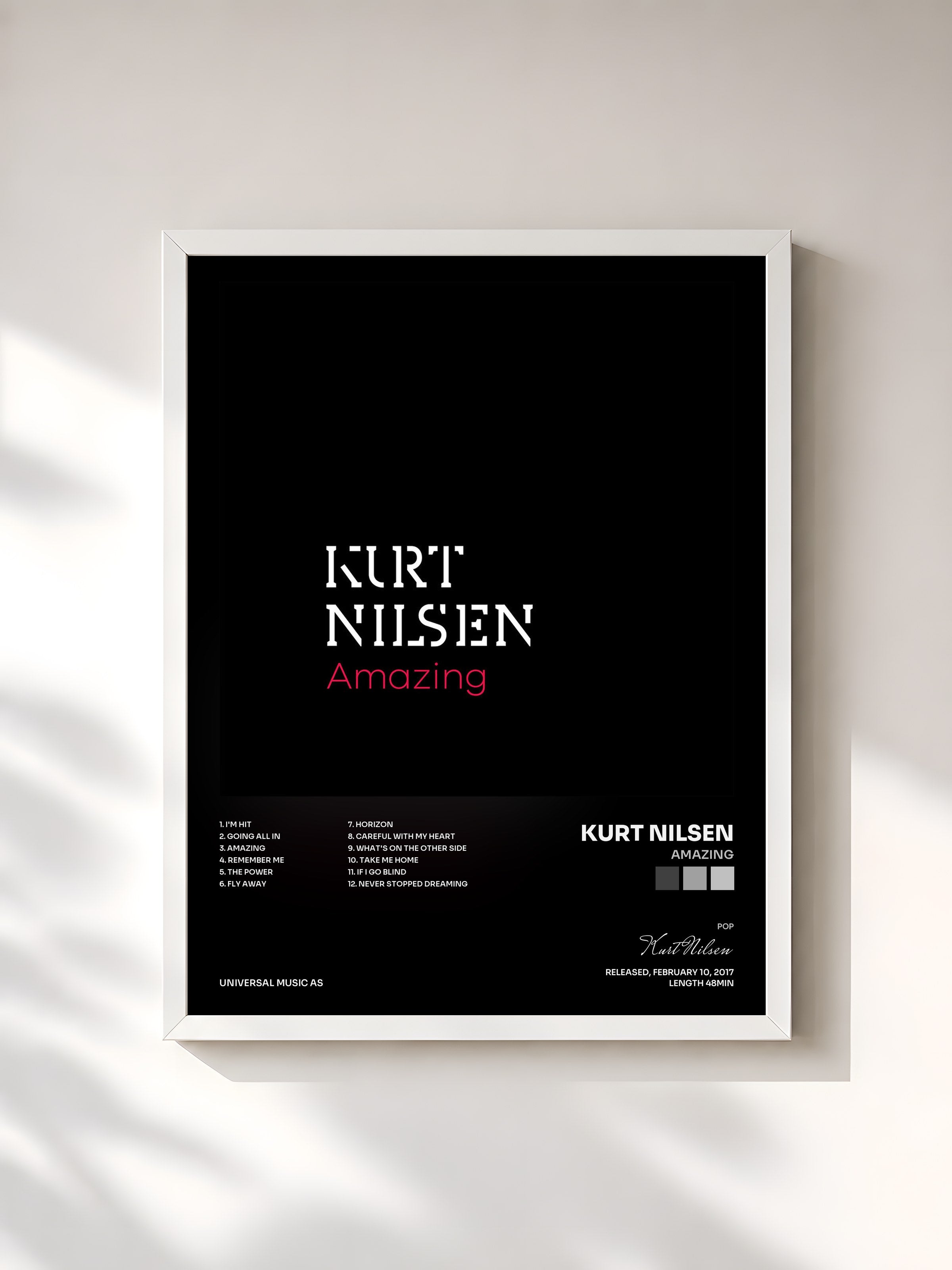 #blanc Tableau de l'album Amazing de Kurt Nilsen, cadre blanc, imprimé et encadré en France