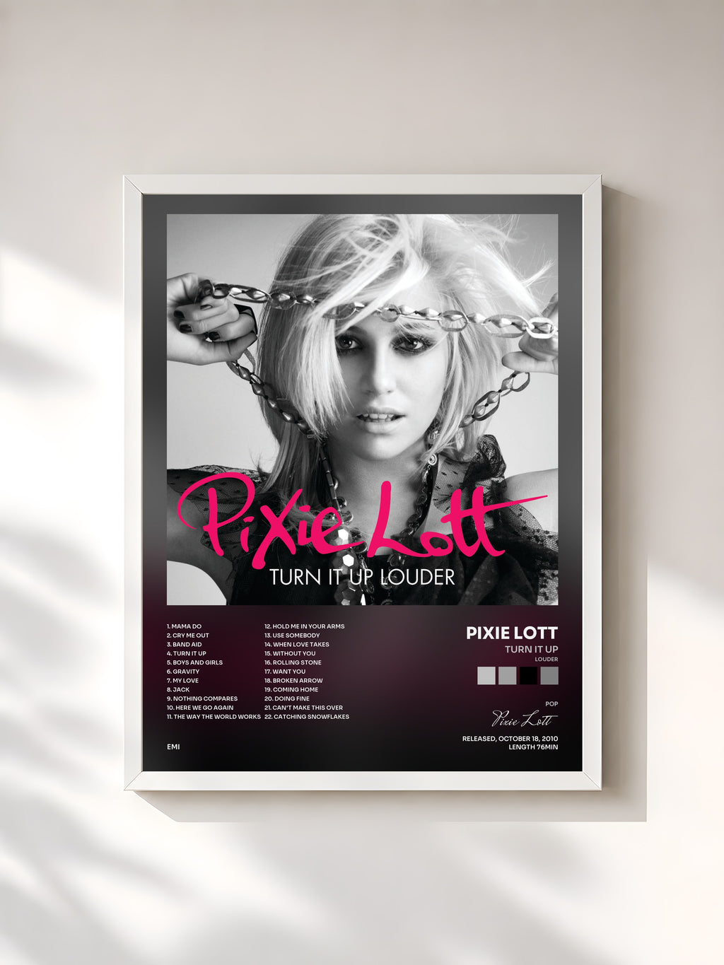 #blanc Tableau de l'album Turn It Up (Louder) de Pixie Lott, cadre blanc, imprimé et encadré en France