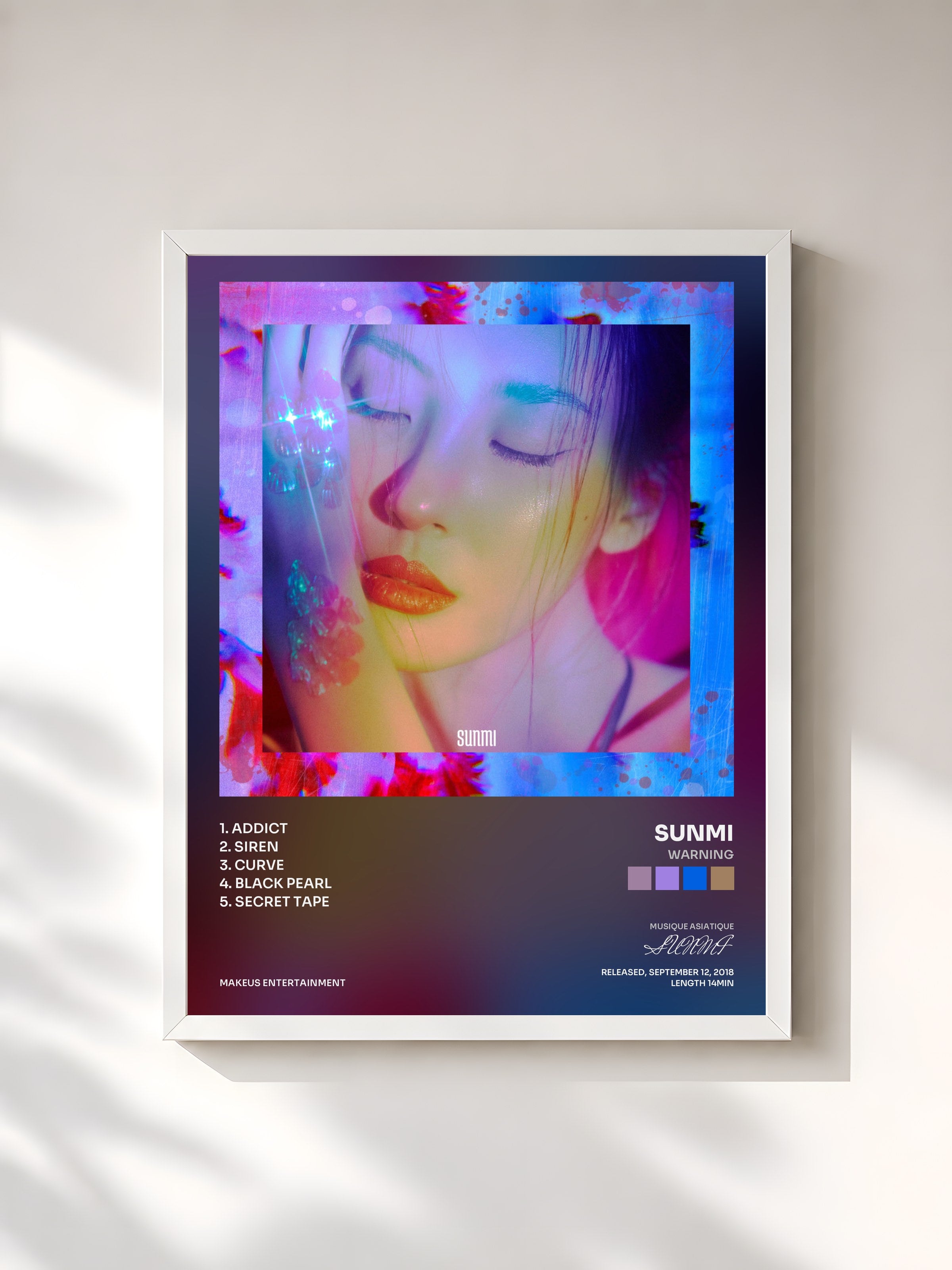 #blanc Tableau de l'album WARNING de SUNMI, cadre blanc, imprimé et encadré en France
