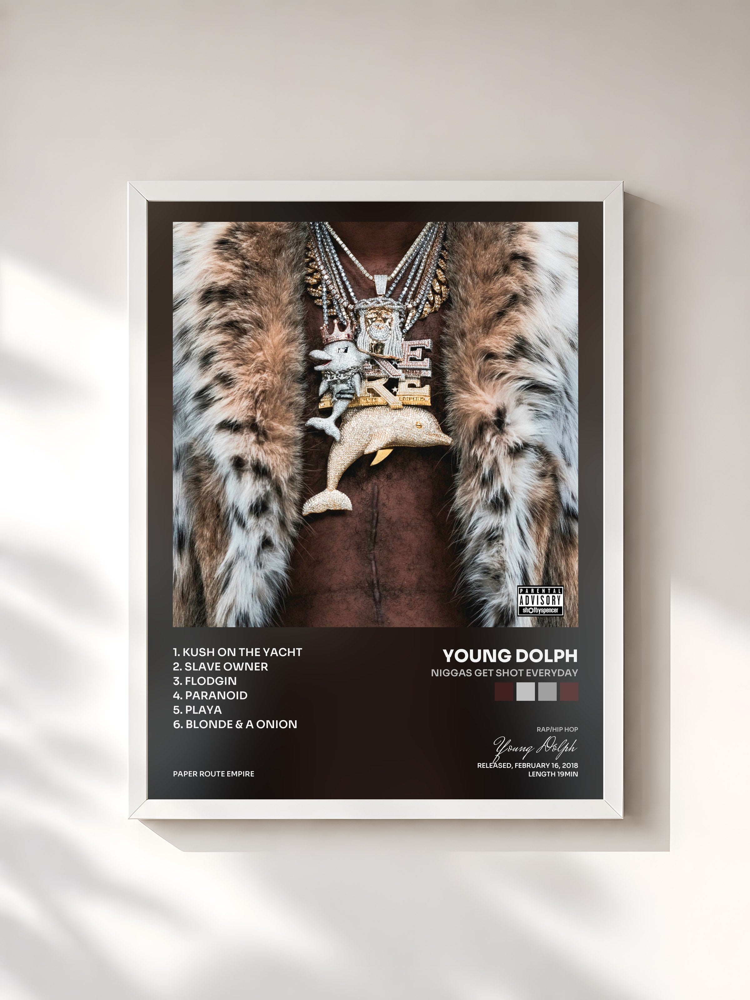 #blanc Tableau de l'album Niggas Get Shot Everyday de Young Dolph, cadre blanc, imprimé et encadré en France