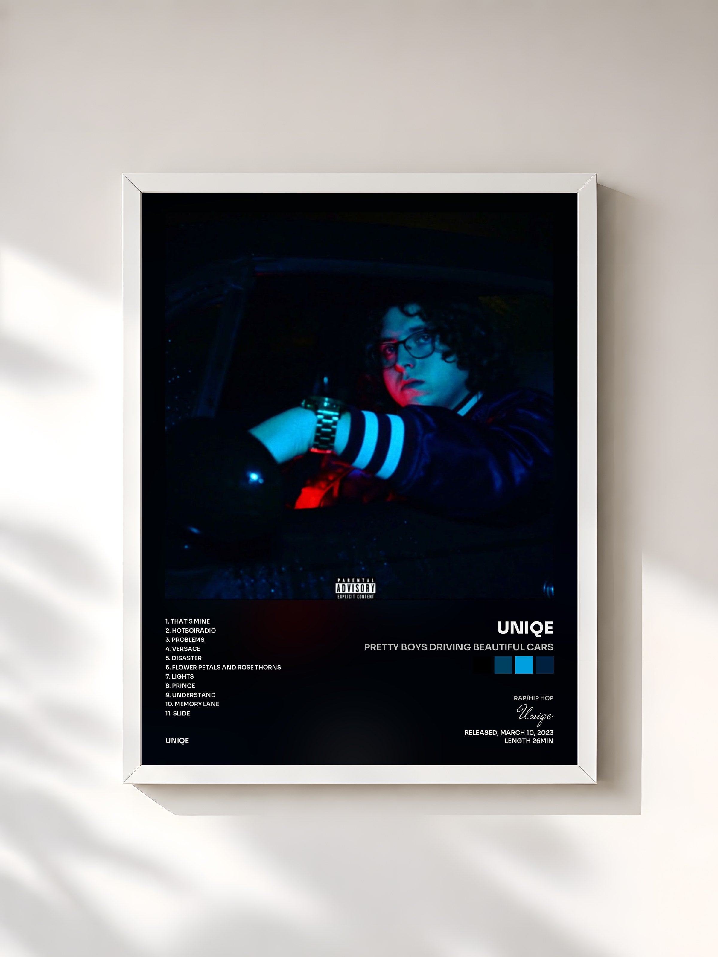 #blanc Tableau de l'album Pretty Boys Driving Beautiful Cars de Uniqe, cadre blanc, imprimé et encadré en France