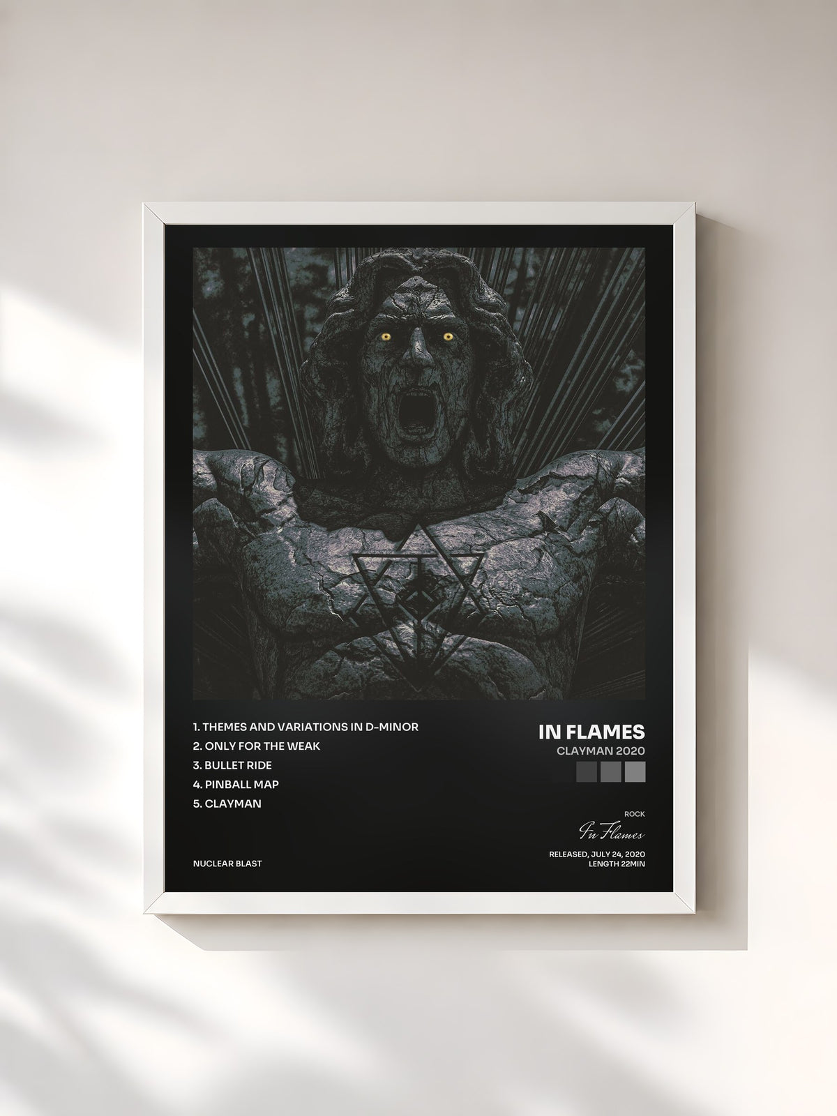 #blanc Tableau de l'album Clayman 2020 de In Flames, cadre blanc, imprimé et encadré en France