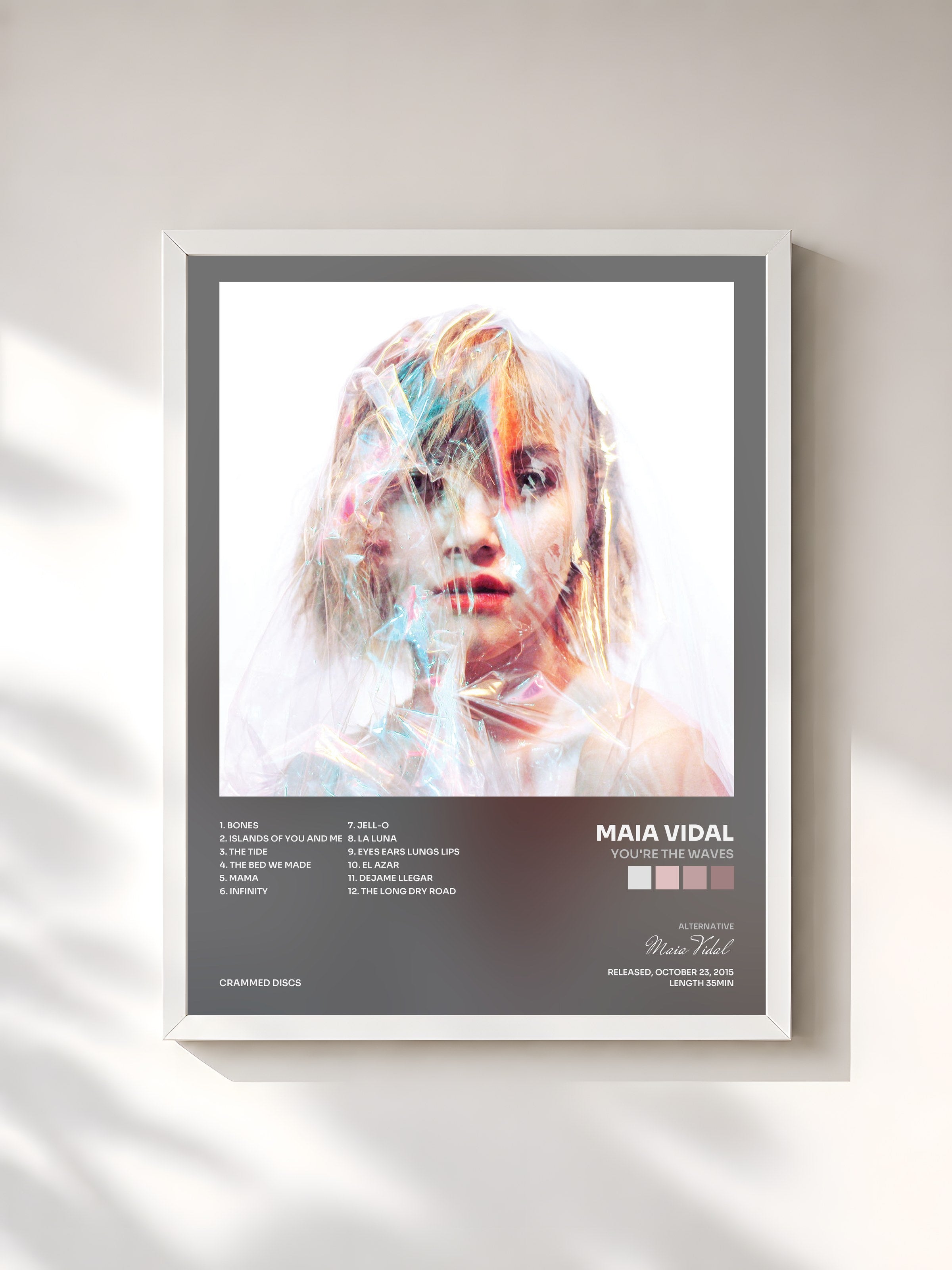 #blanc Tableau de l'album You're the Waves de Maia Vidal, cadre blanc, imprimé et encadré en France