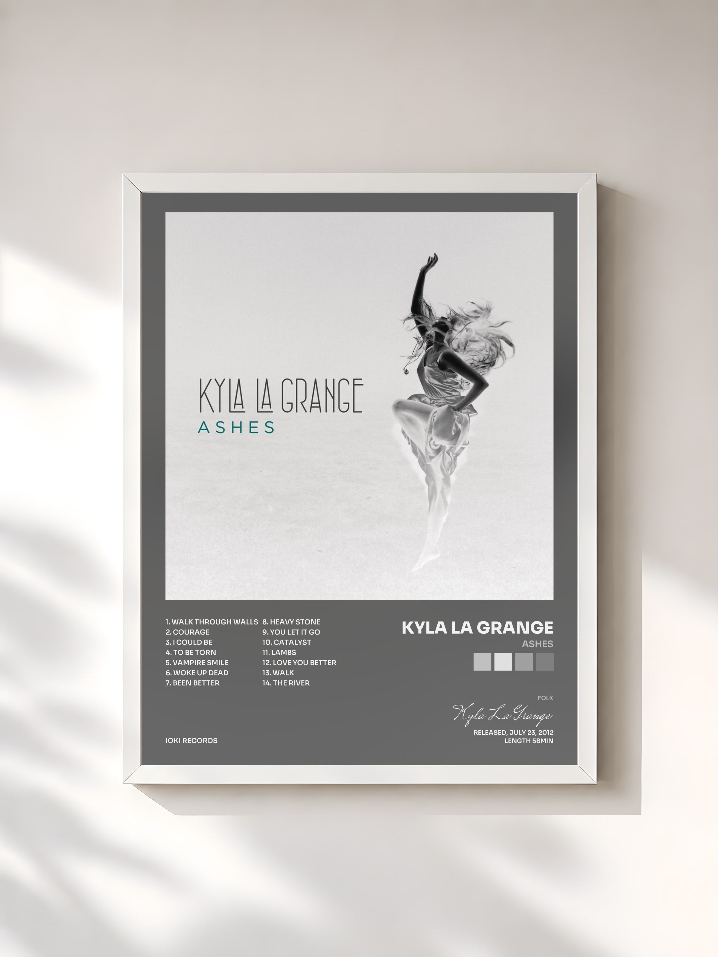 #blanc Tableau de l'album Ashes de Kyla La Grange, cadre blanc, imprimé et encadré en France