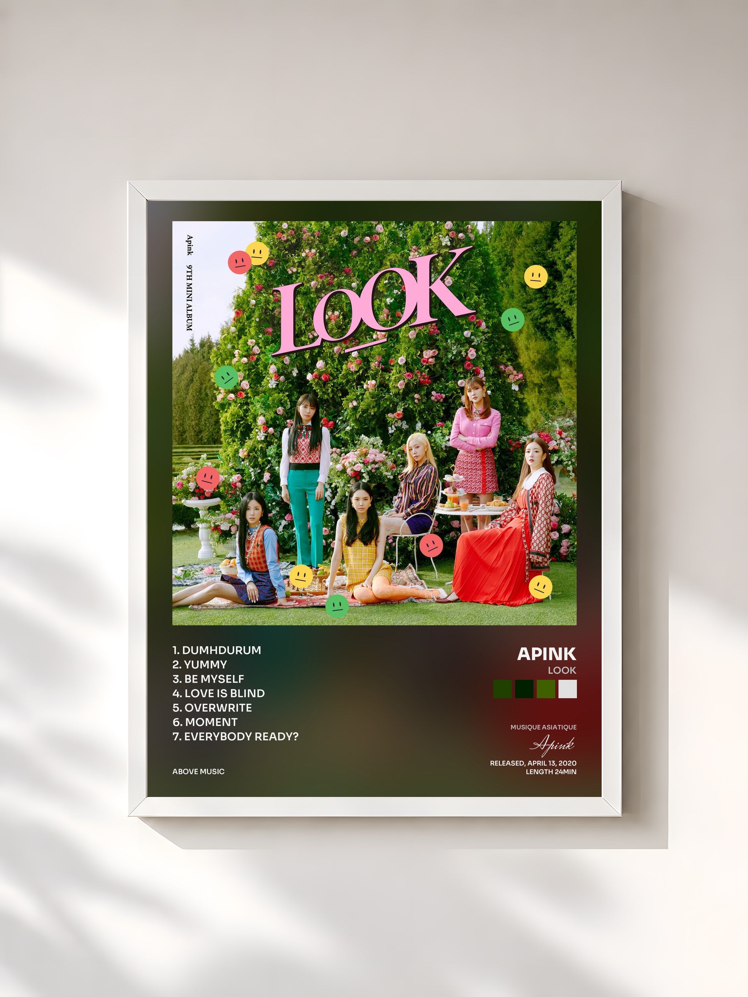 #blanc Tableau de l'album LOOK de Apink, cadre blanc, imprimé et encadré en France