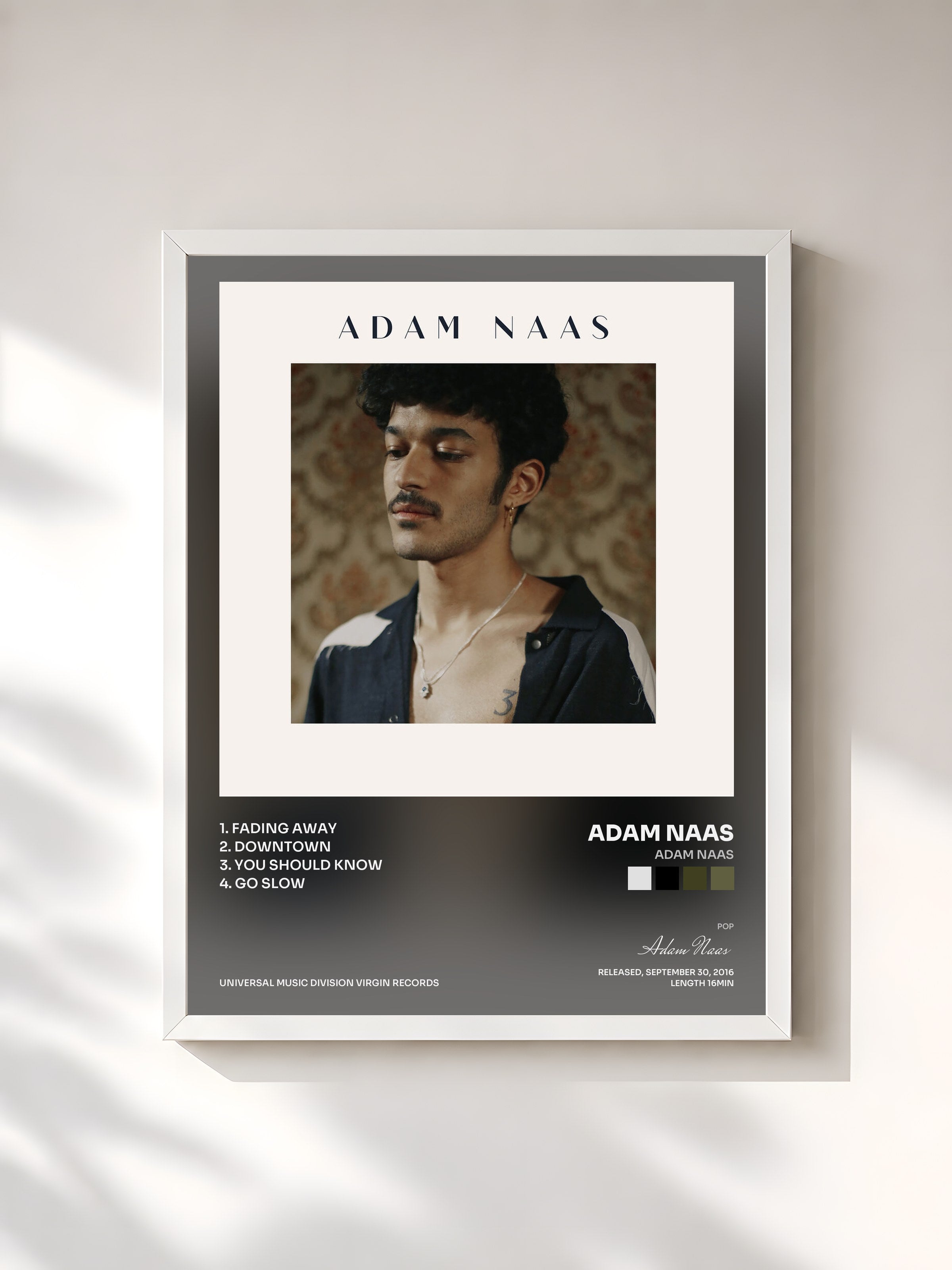 #blanc Tableau de l'album Adam Naas de Adam Naas, cadre blanc, imprimé et encadré en France