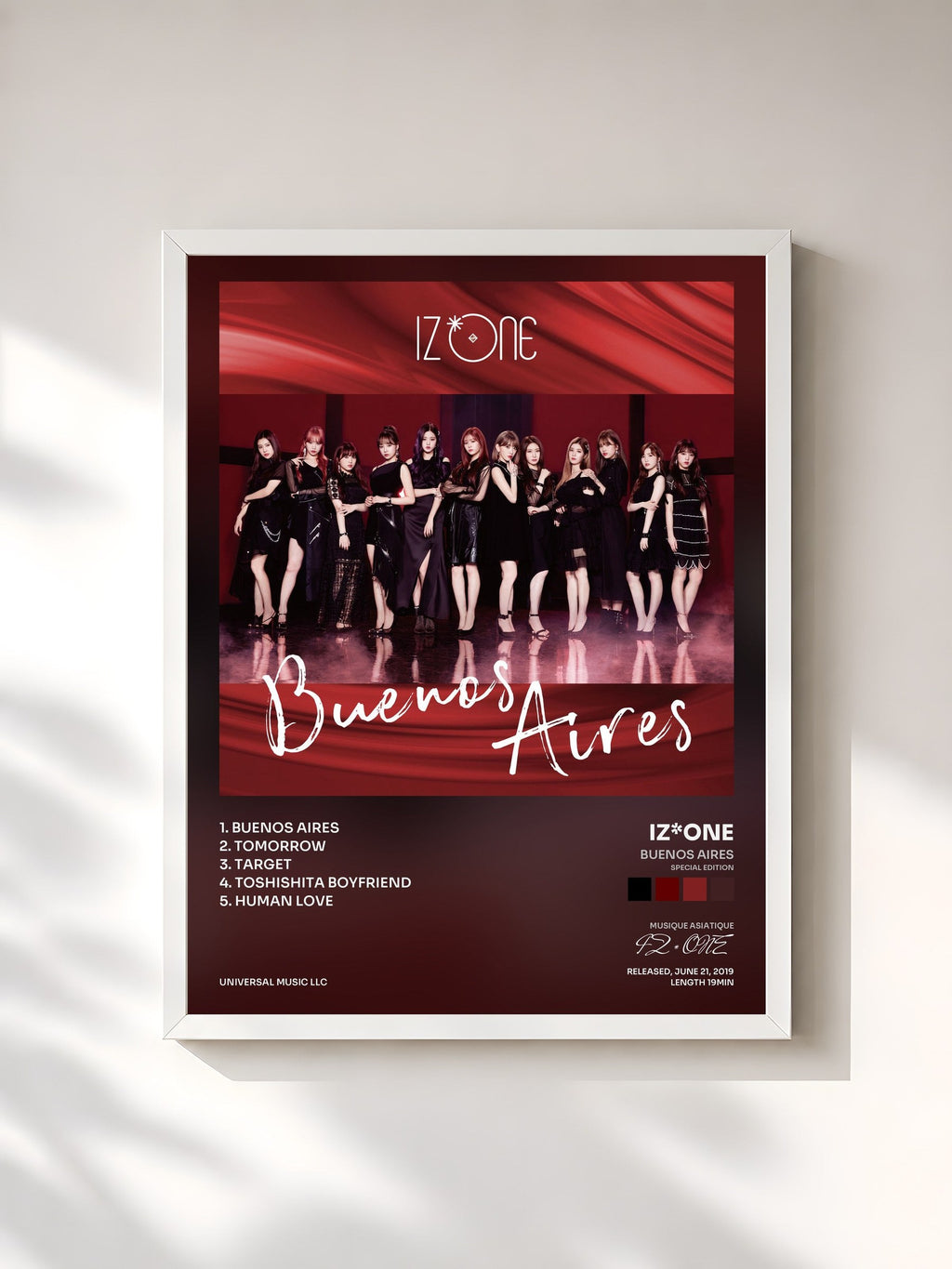 #blanc Buenos Aires (Special Edition) di IZ*ONE in stampa incorniciata, cornice bianca, stampata e incorniciata in Francia