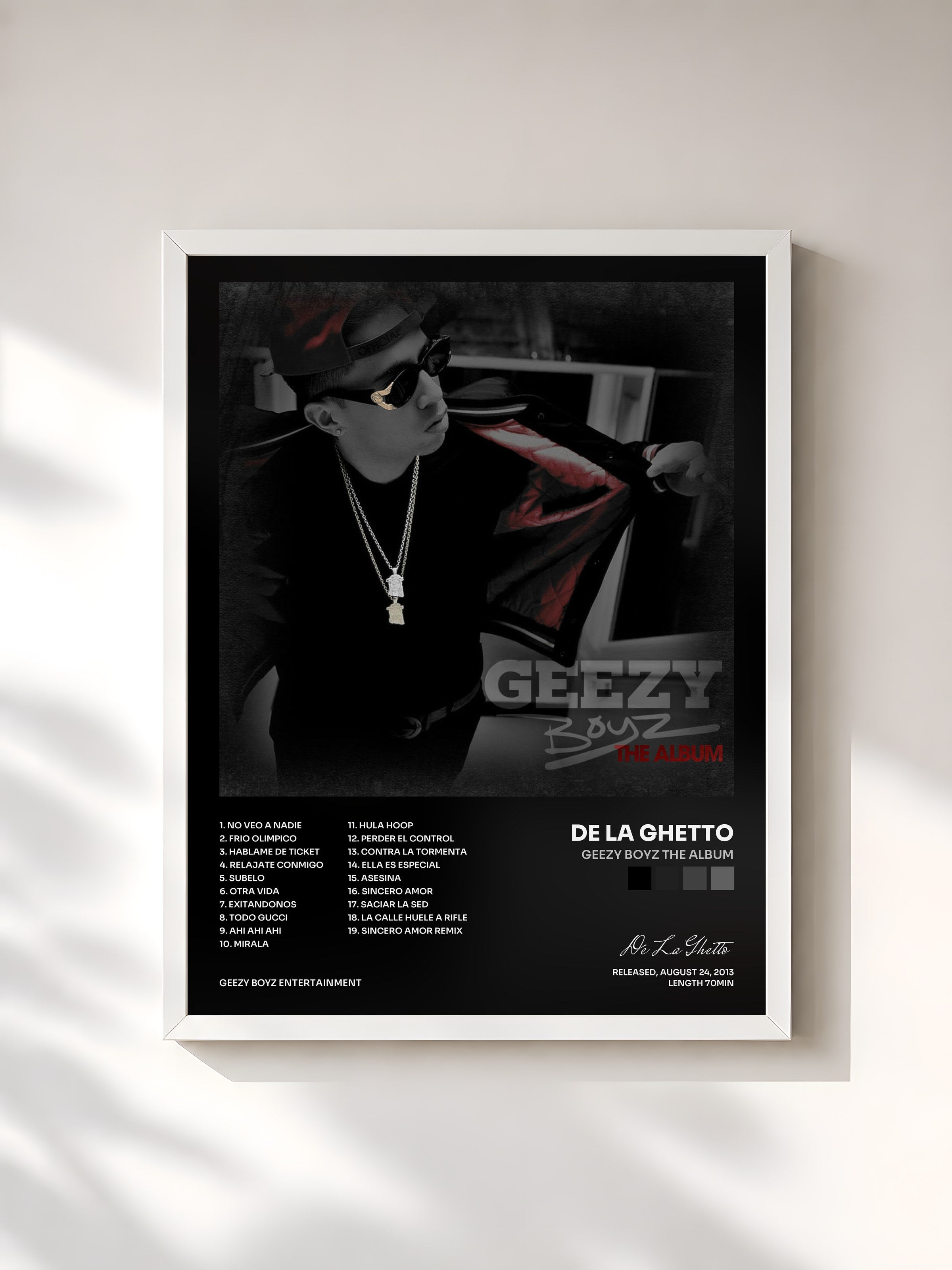 #blanc Tableau de l'album Geezy Boyz The Album de De La Ghetto, cadre blanc, imprimé et encadré en France