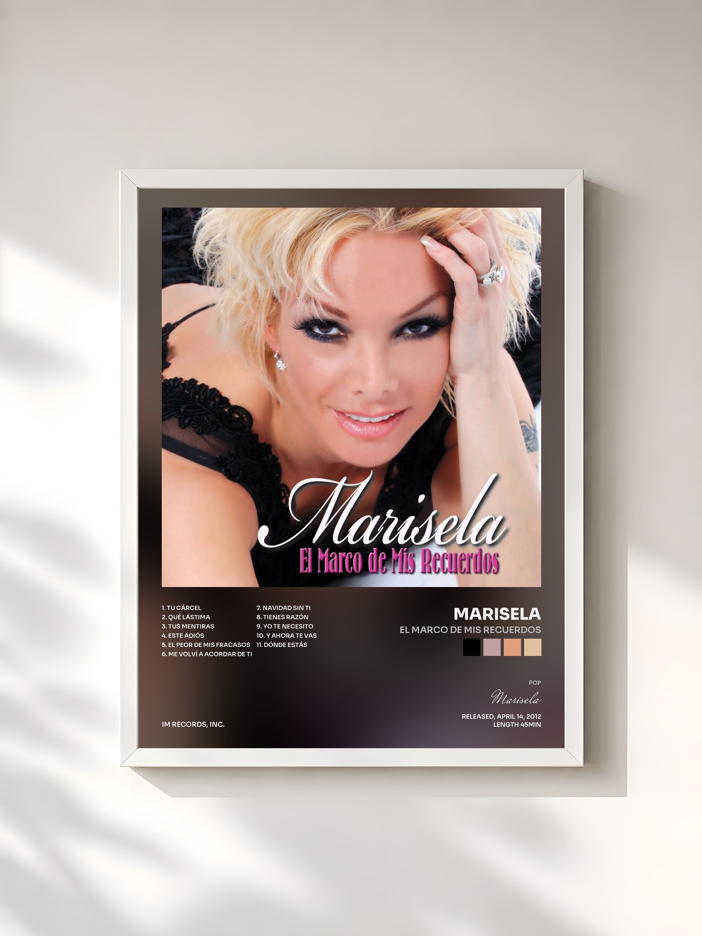 #blanc Tableau de l'album El Marco de Mis Recuerdos de Marisela, cadre blanc, imprimé et encadré en France