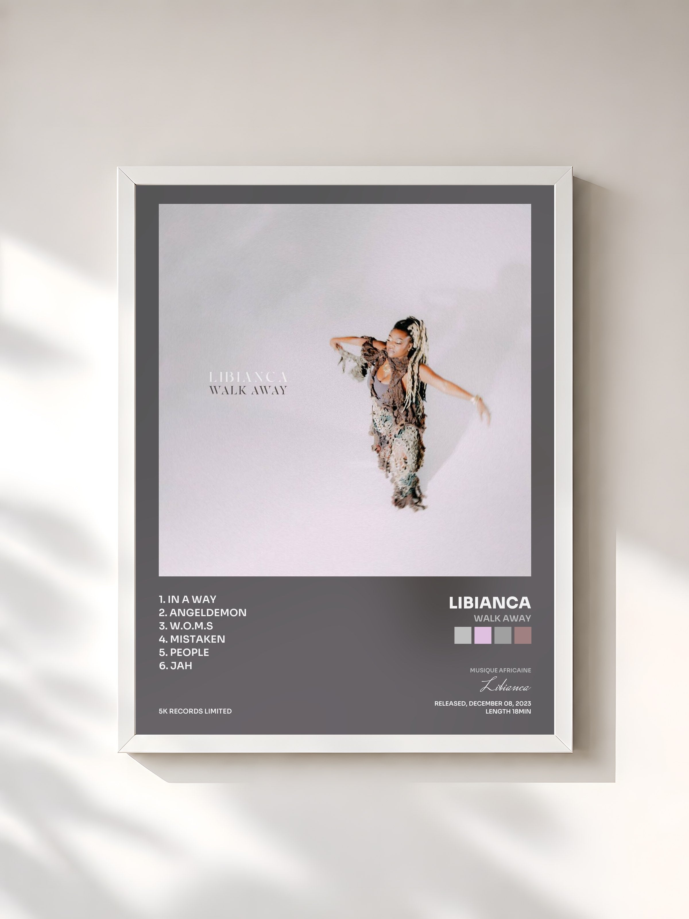 #blanc Tableau de l'album Walk Away de Libianca, cadre blanc, imprimé et encadré en France