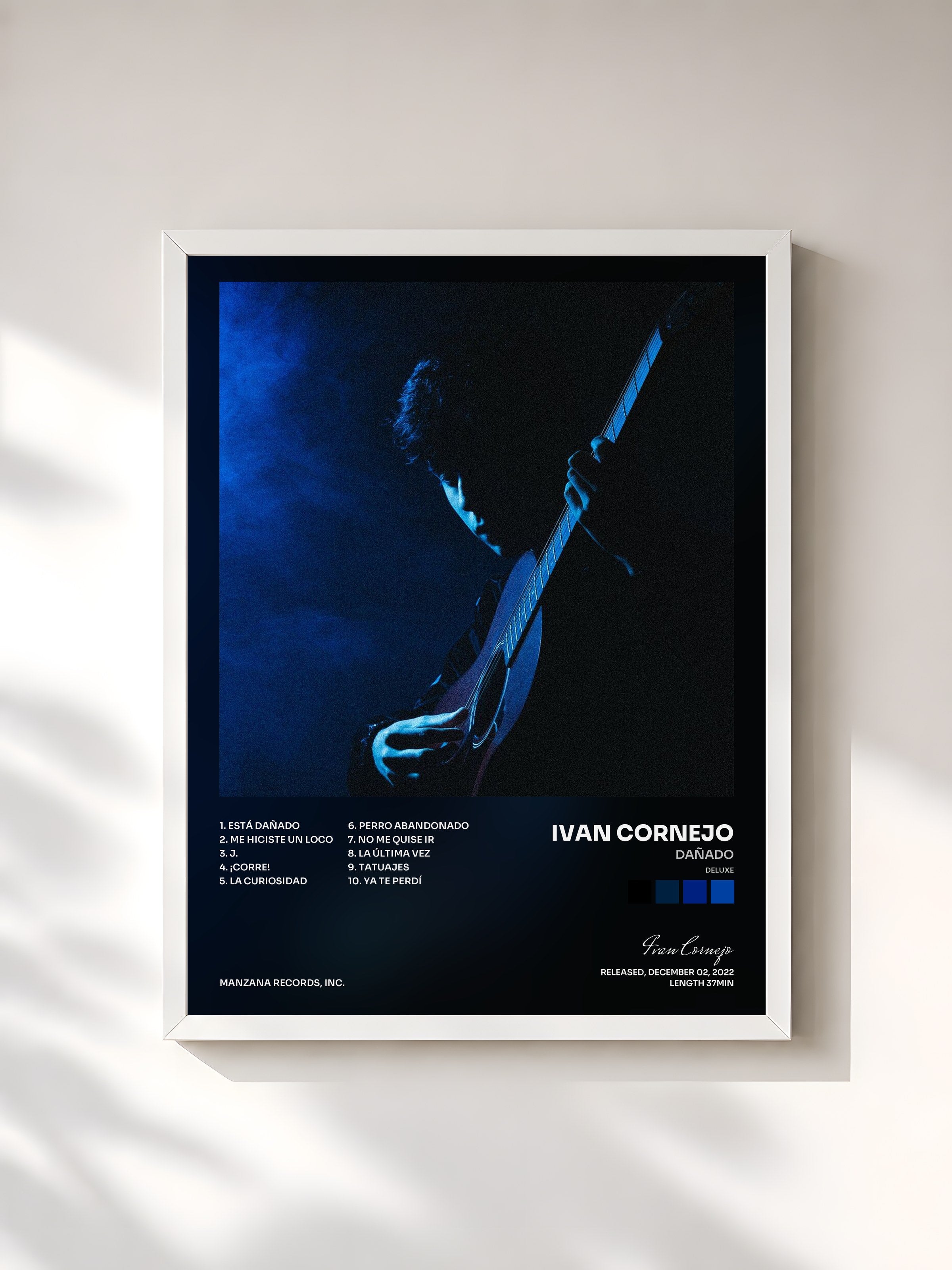 #blanc Tableau de l'album Dañado (Deluxe) de Ivan Cornejo, cadre blanc, imprimé et encadré en France