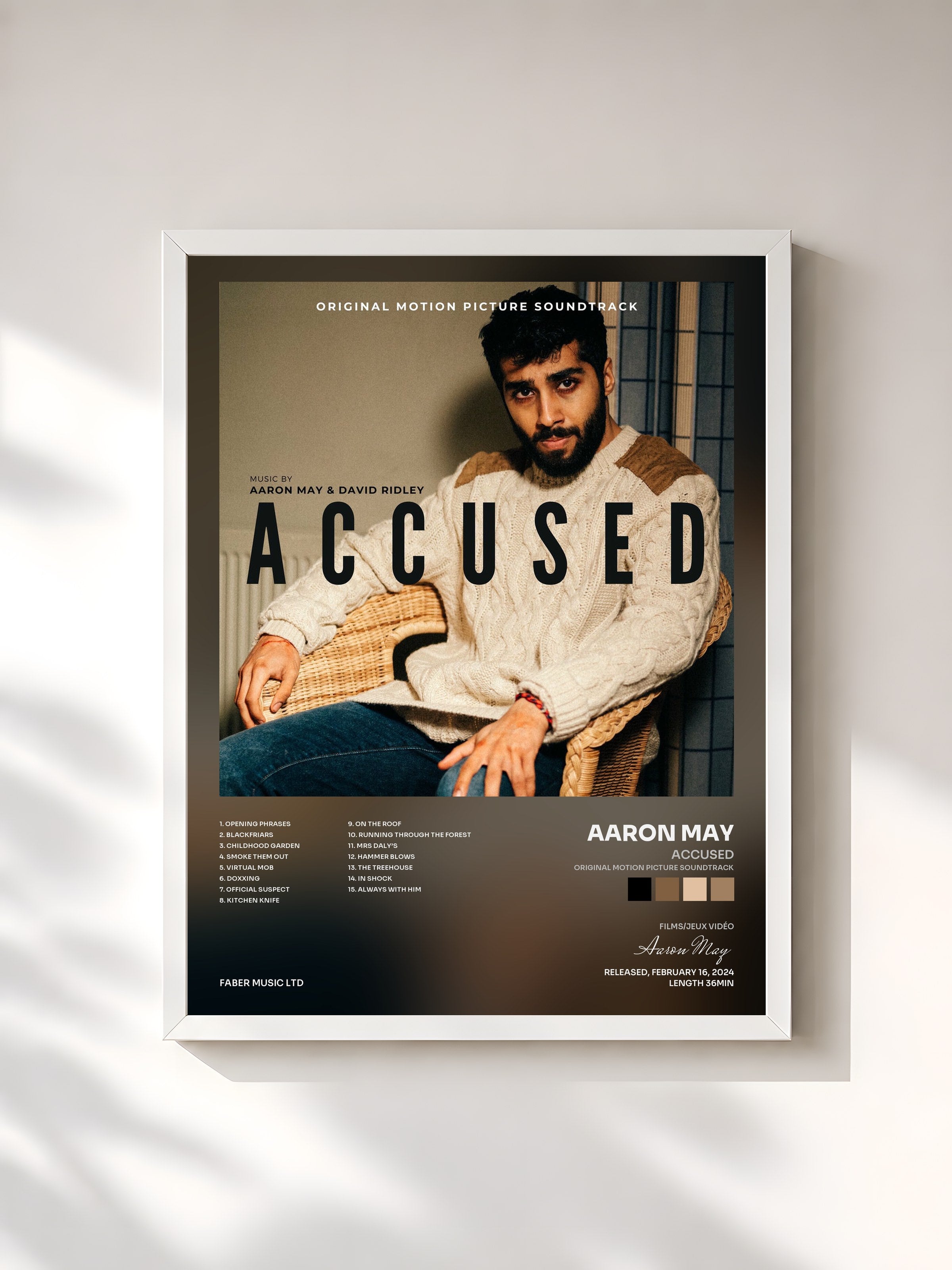 #blanc Tableau de l'album Accused (Original Motion Picture Soundtrack) de Aaron May, cadre blanc, imprimé et encadré en France