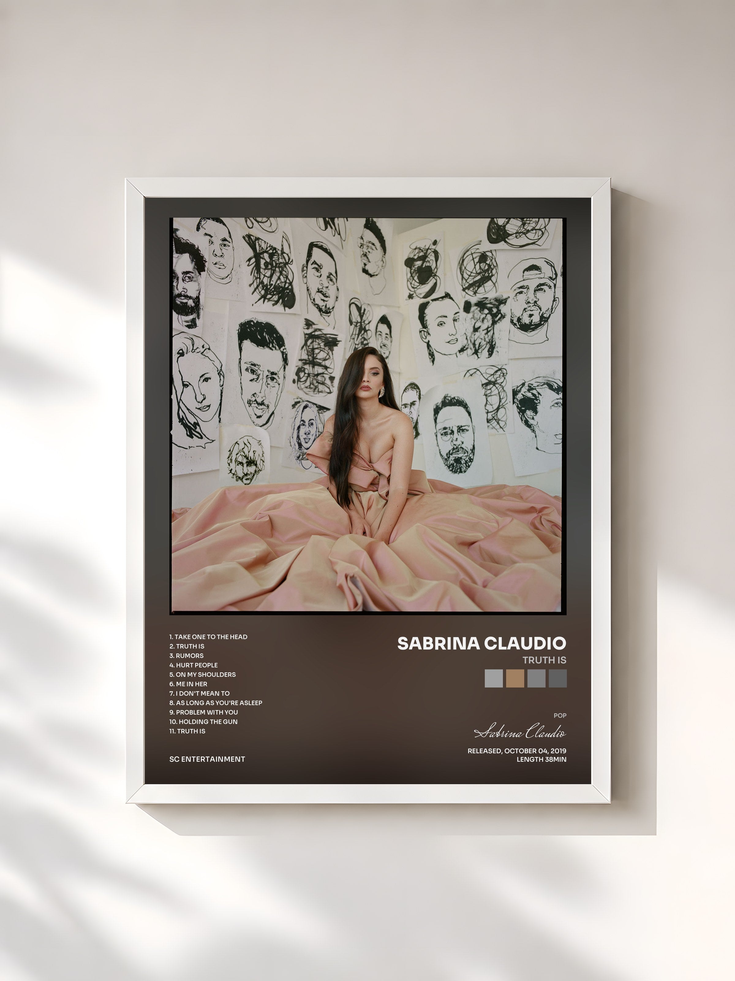 #blanc Tableau de l'album Truth Is de Sabrina Claudio, cadre blanc, imprimé et encadré en France