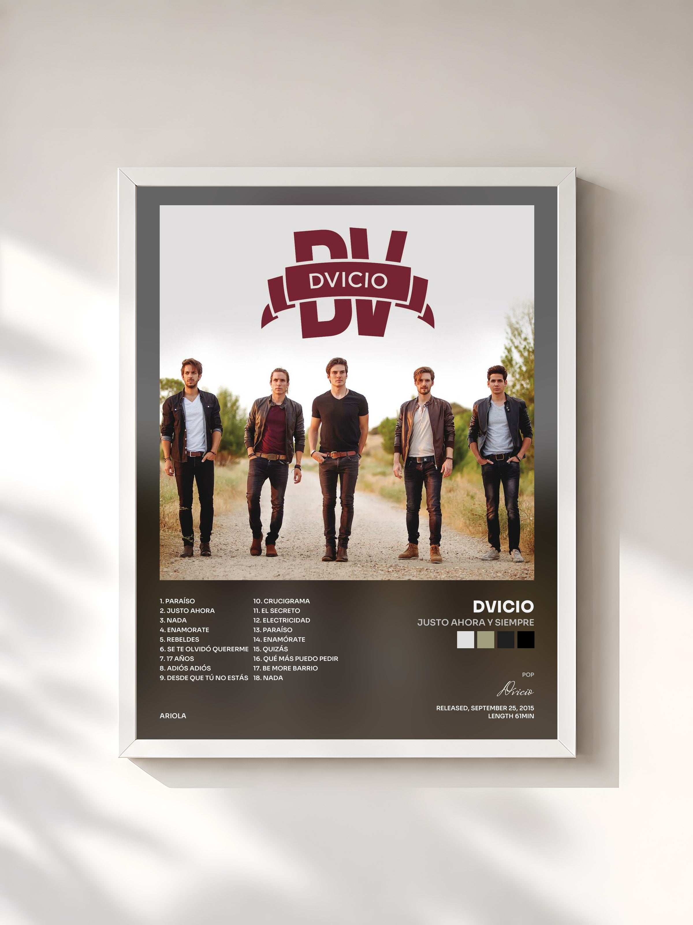 #blanc Tableau de l'album Justo Ahora y Siempre de Dvicio, cadre blanc, imprimé et encadré en France