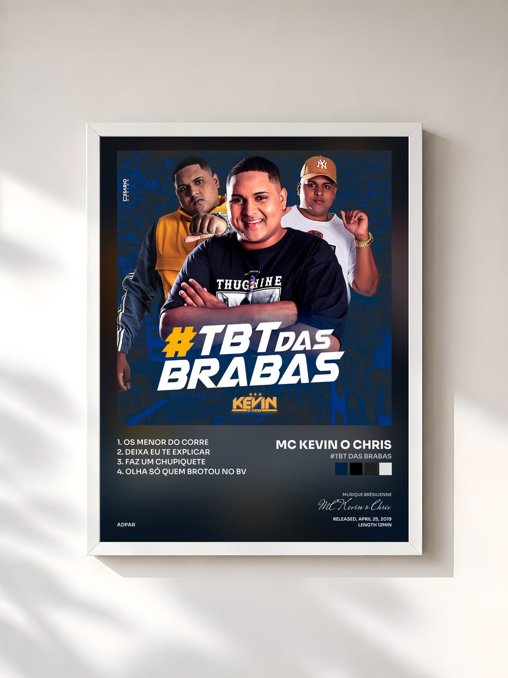 #blanc Tableau de l'album #TBT das Brabas de MC Kevin o Chris, cadre blanc, imprimé et encadré en France