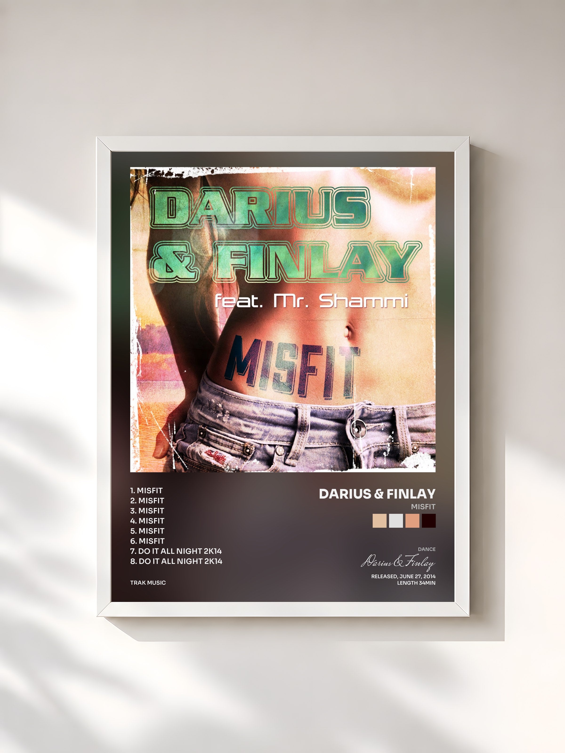 #blanc Tableau de l'album Misfit de Darius & Finlay, cadre blanc, imprimé et encadré en France