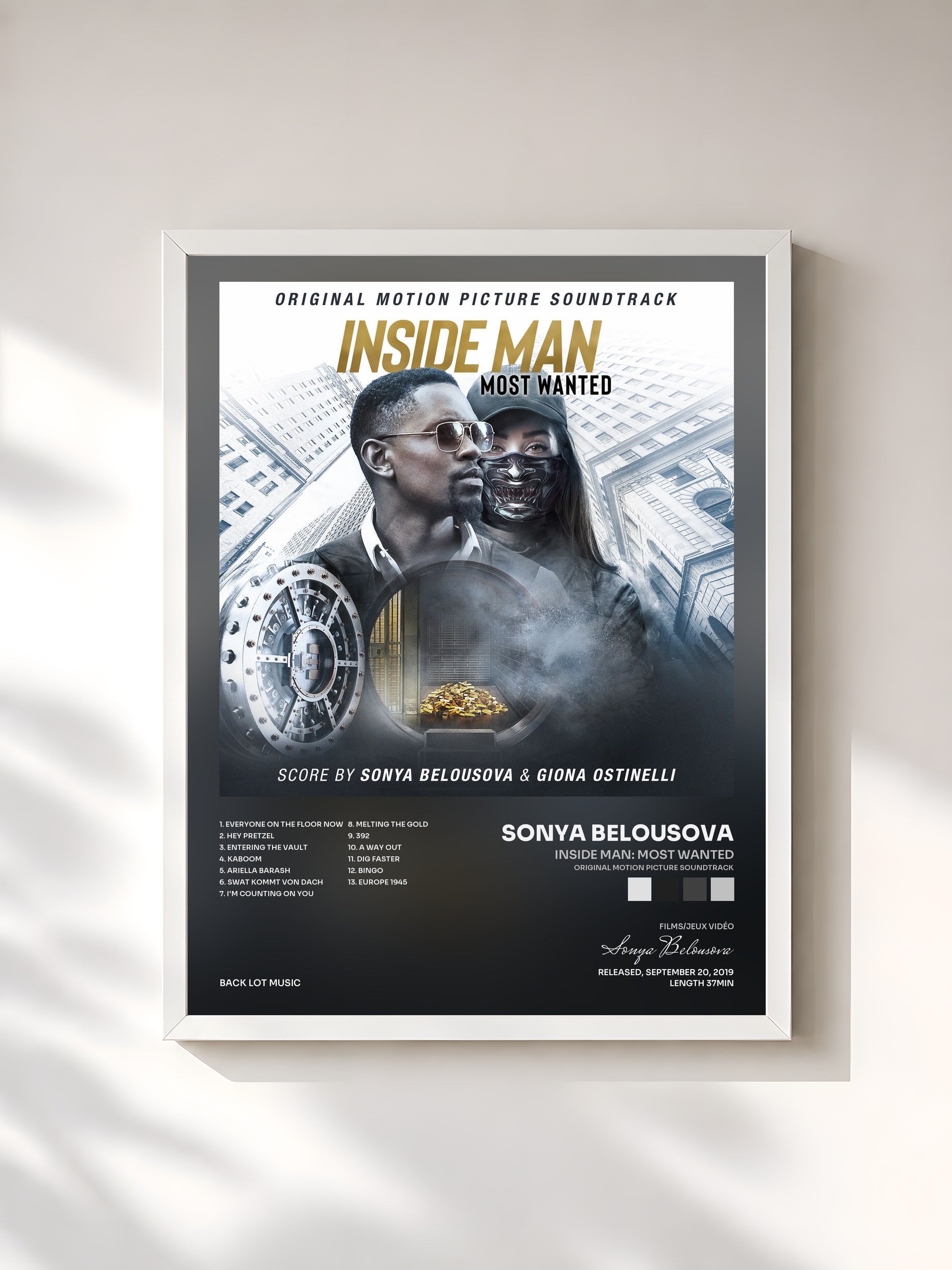 #blanc Tableau de l'album Inside Man: Most Wanted (Original Motion Picture Soundtrack) de Sonya Belousova, cadre blanc, imprimé et encadré en France