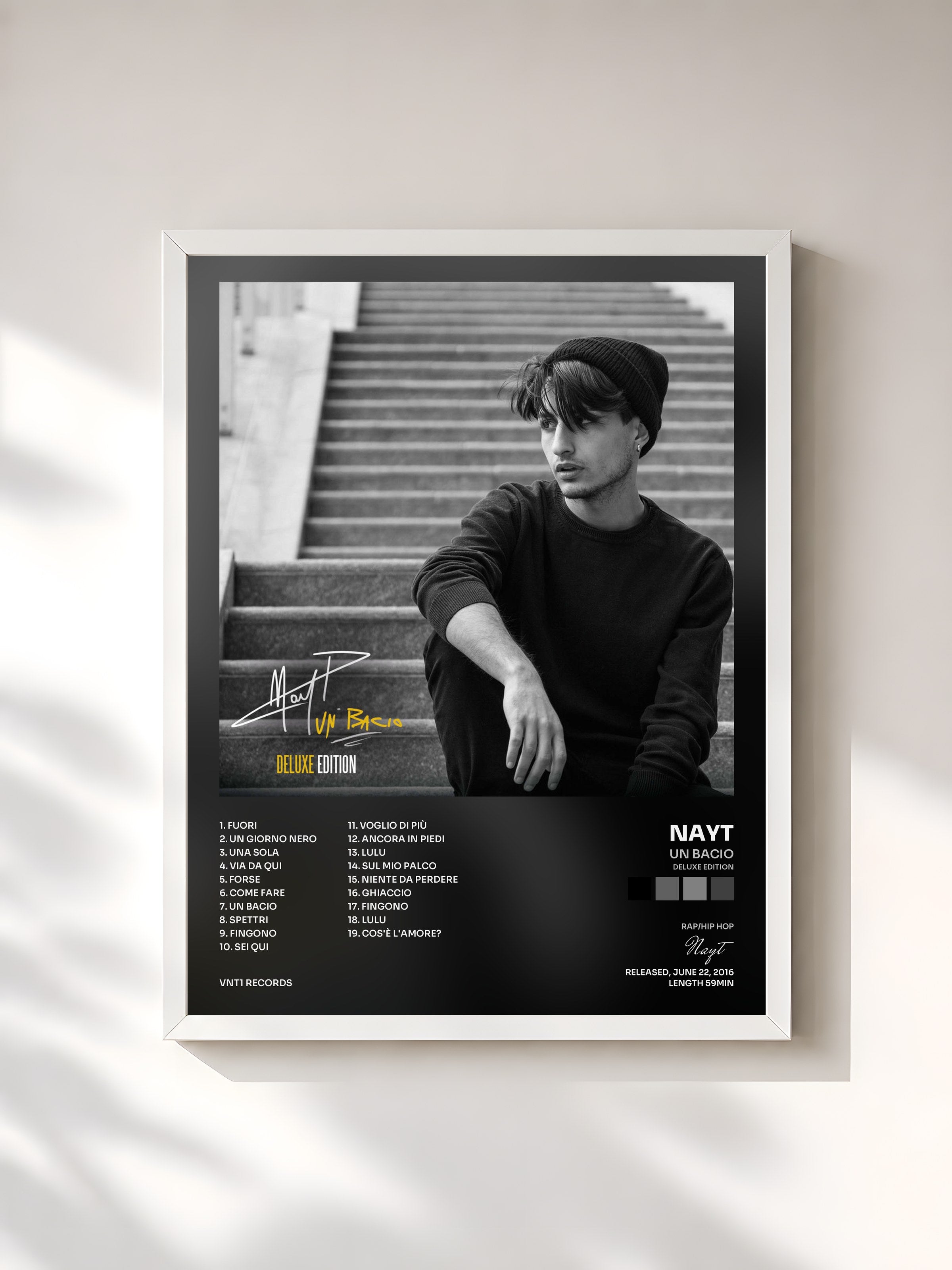 #blanc Tableau de l'album Un bacio (Deluxe Edition) de Nayt, cadre blanc, imprimé et encadré en France