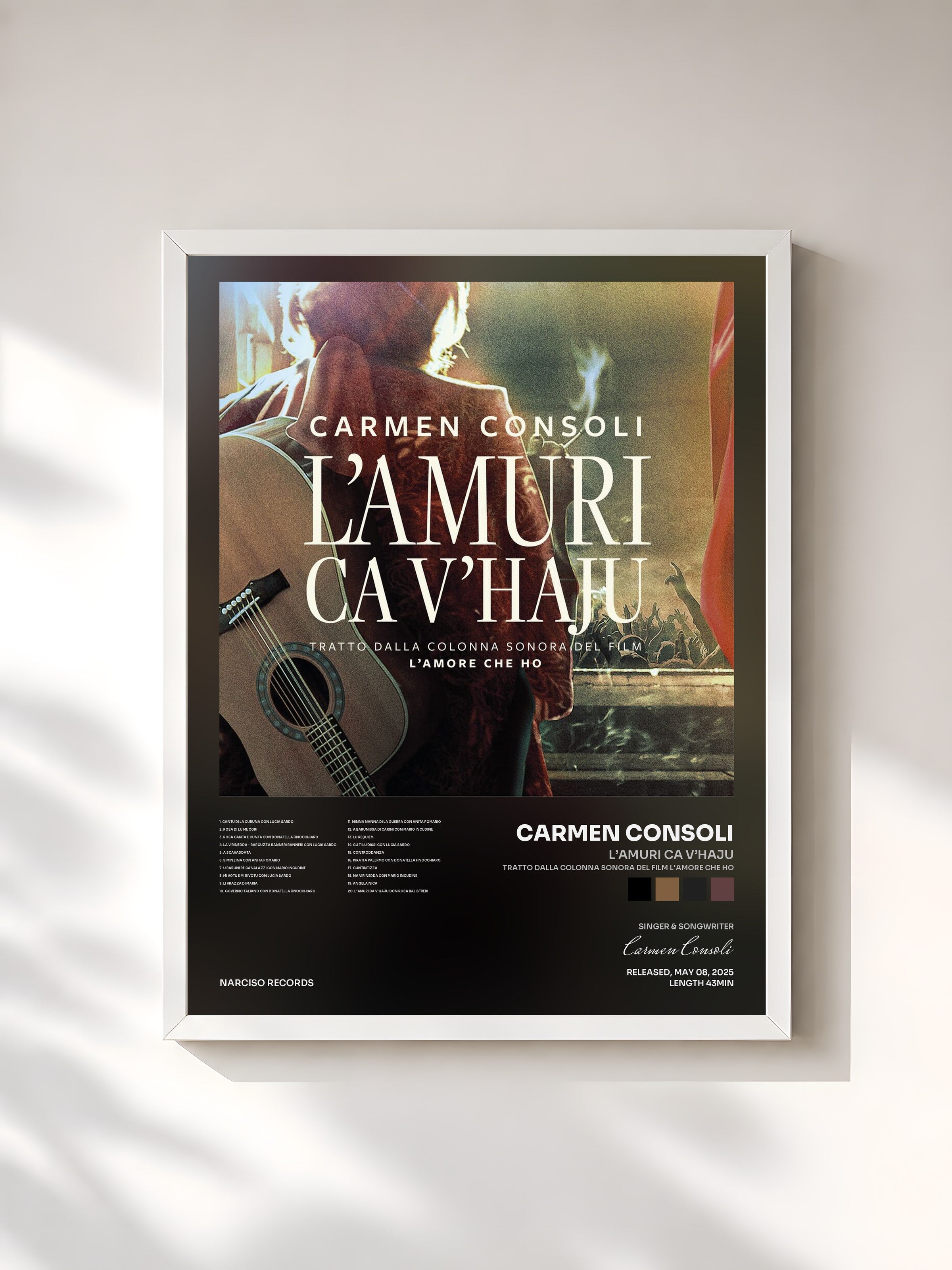 #blanc Tableau de l'album L’amuri ca v’haju (Tratto dalla colonna sonora del film L'amore che ho) de Carmen Consoli, cadre blanc, imprimé et encadré en France