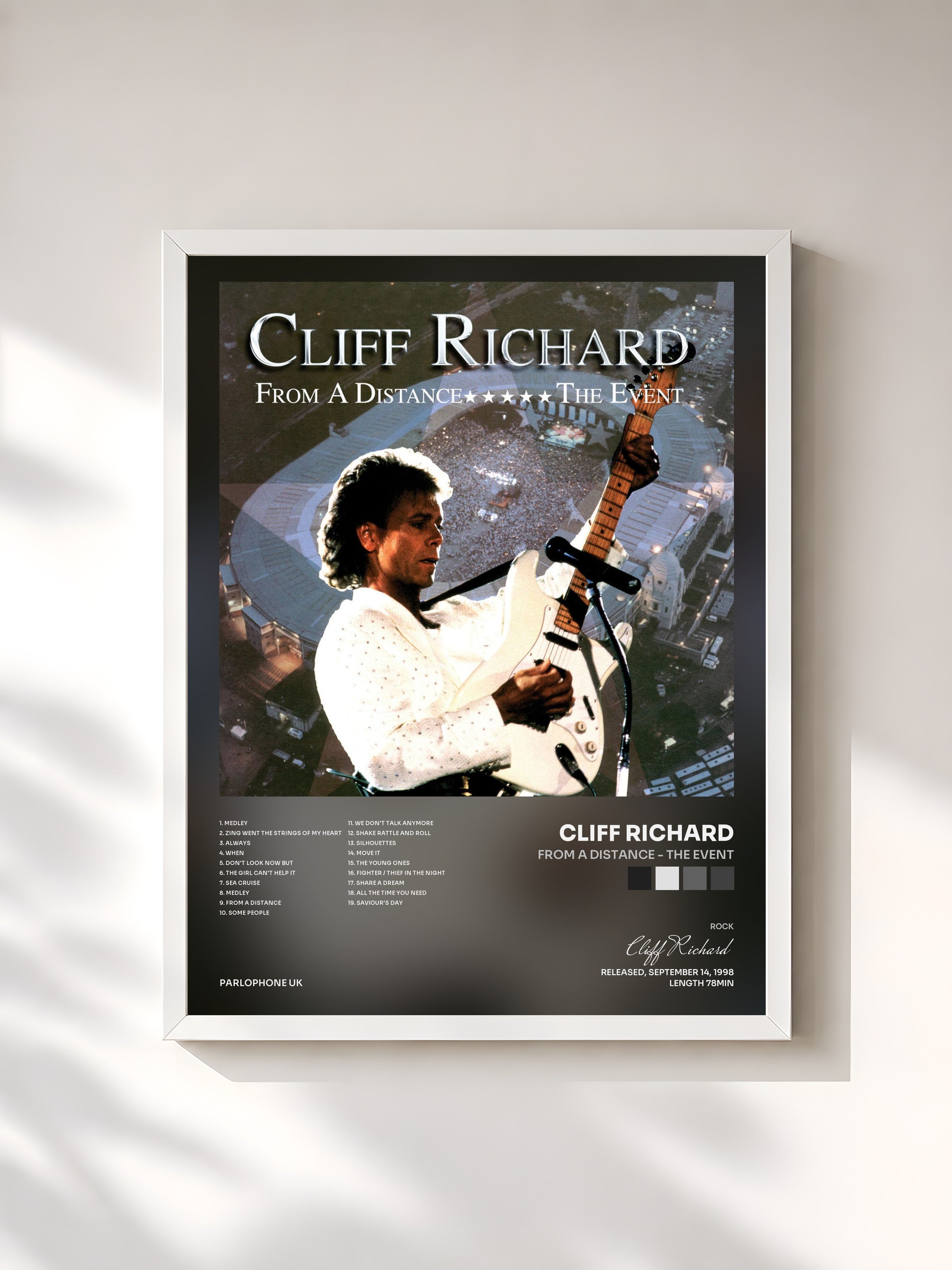 #blanc Tableau de l'album From a Distance - The Event de Cliff Richard, cadre blanc, imprimé et encadré en France
