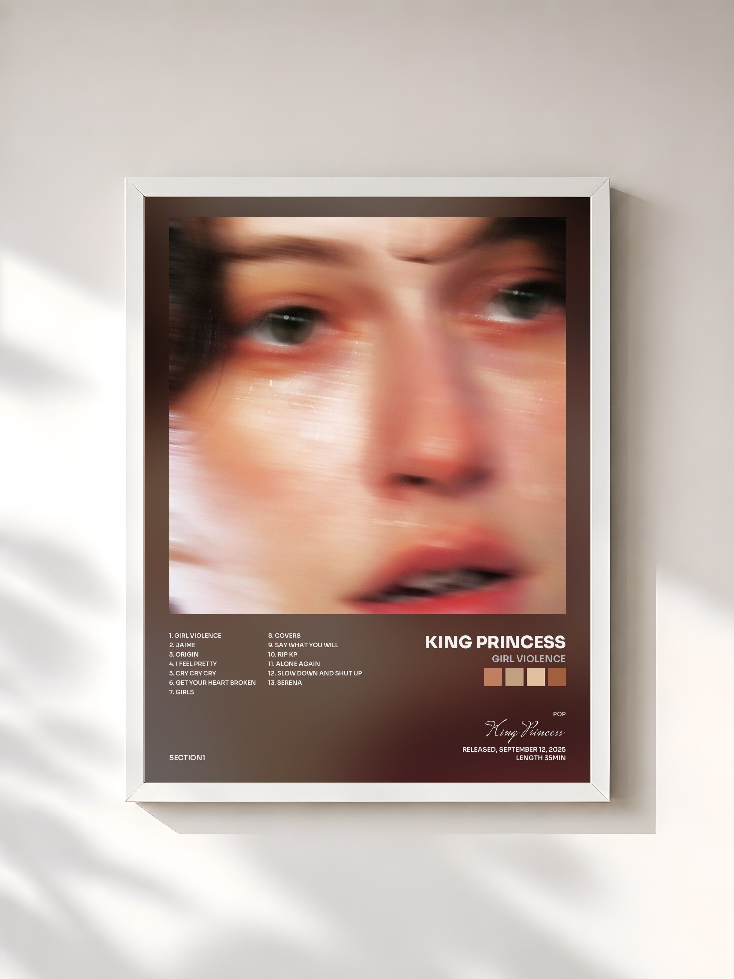 #blanc Tableau de l'album Girl Violence de King Princess, cadre blanc, imprimé et encadré en France