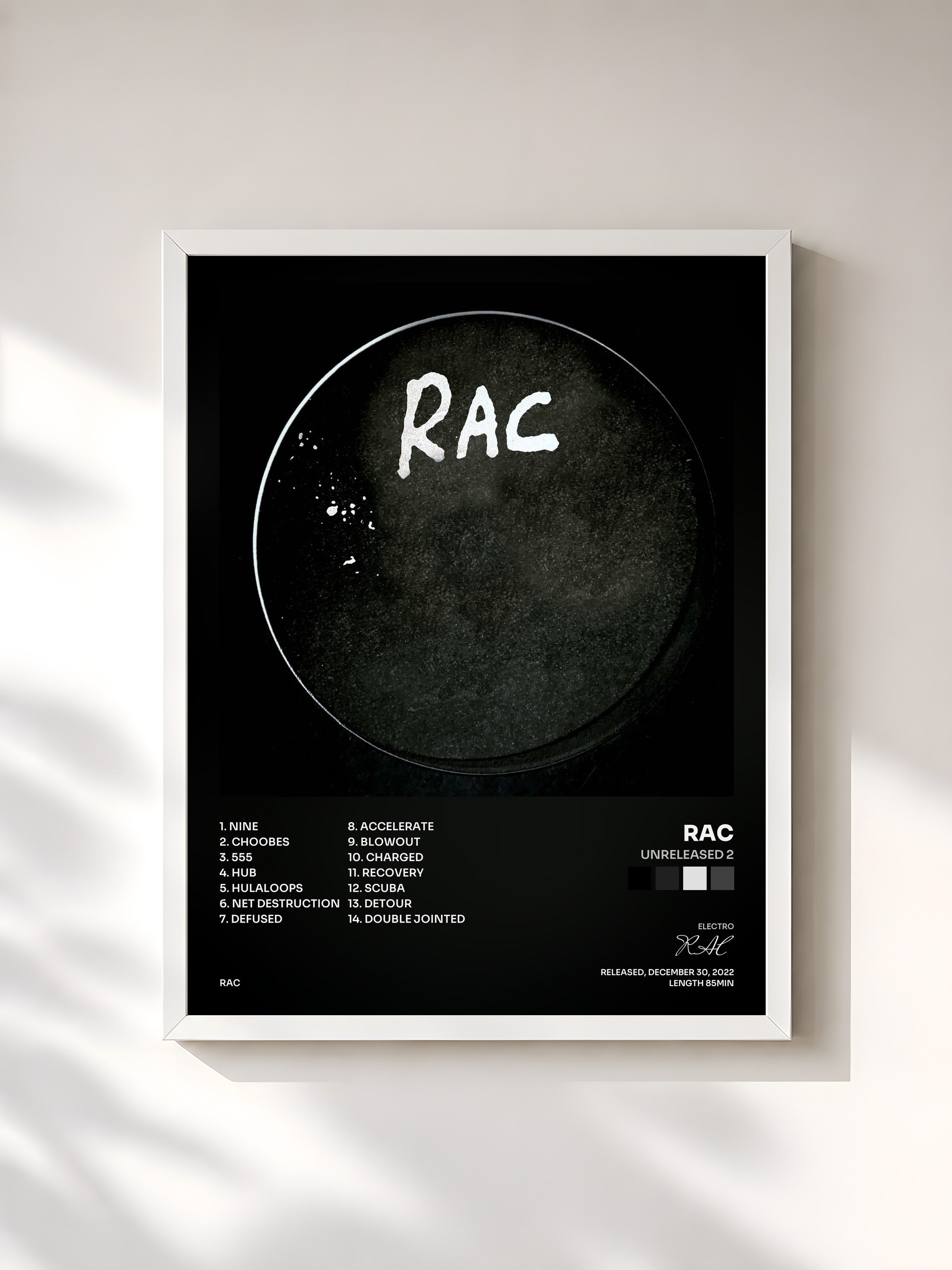 #blanc Tableau de l'album Unreleased 2 de RAC, cadre blanc, imprimé et encadré en France