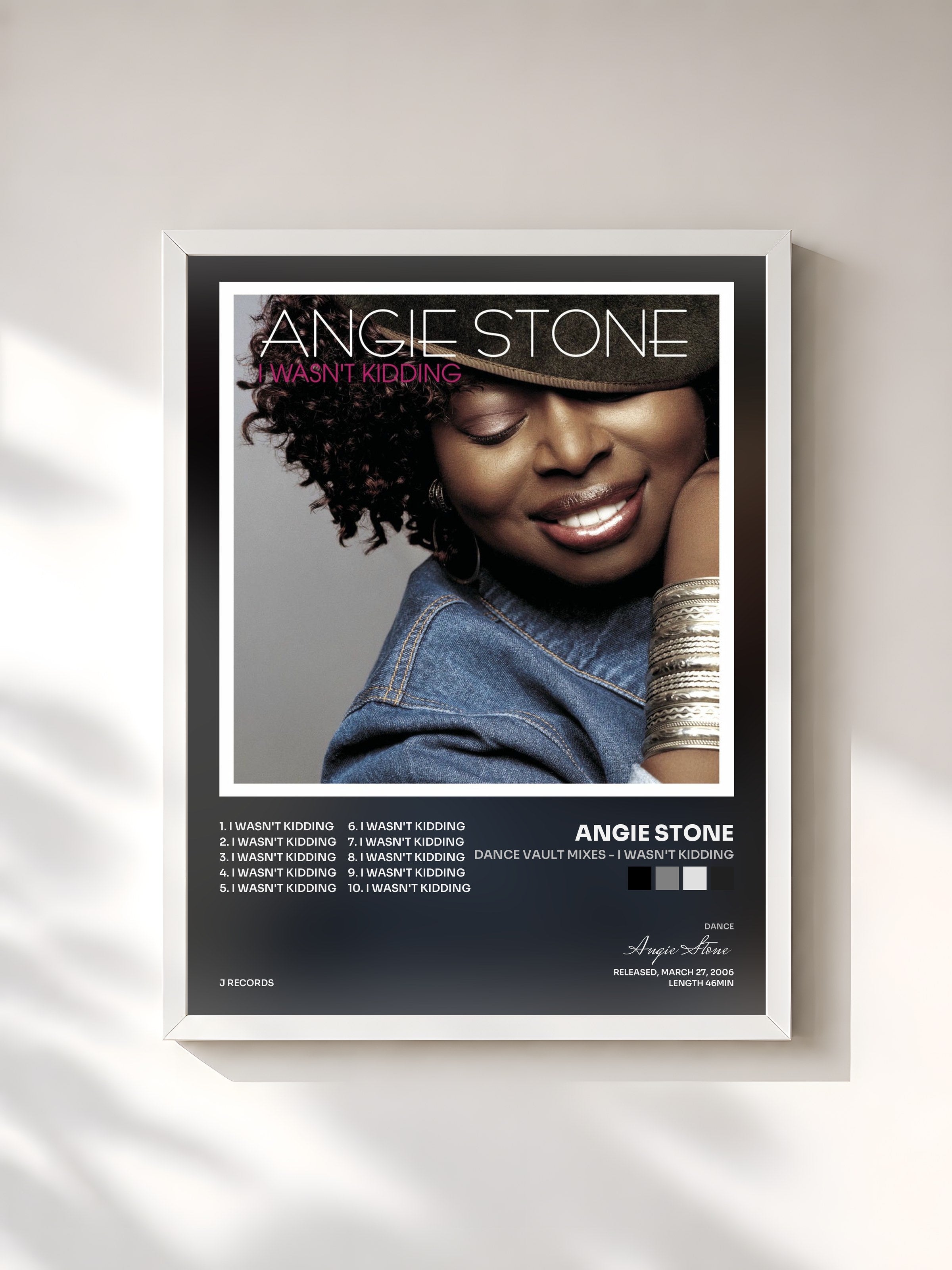 #blanc Tableau de l'album Dance Vault Mixes - I Wasn't Kidding de Angie Stone, cadre blanc, imprimé et encadré en France