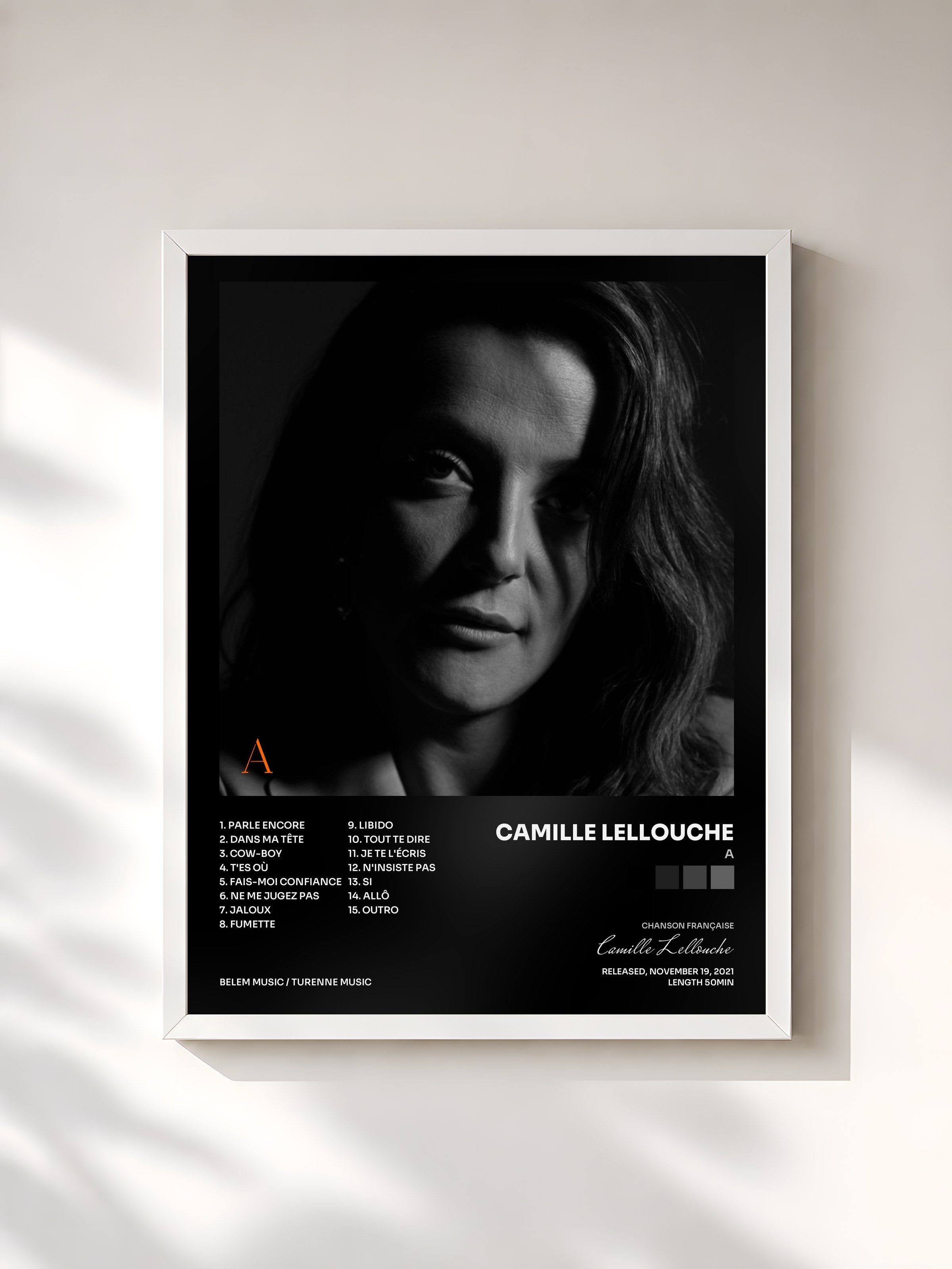 #blanc Tableau de l'album A de Camille Lellouche, cadre blanc, imprimé et encadré en France