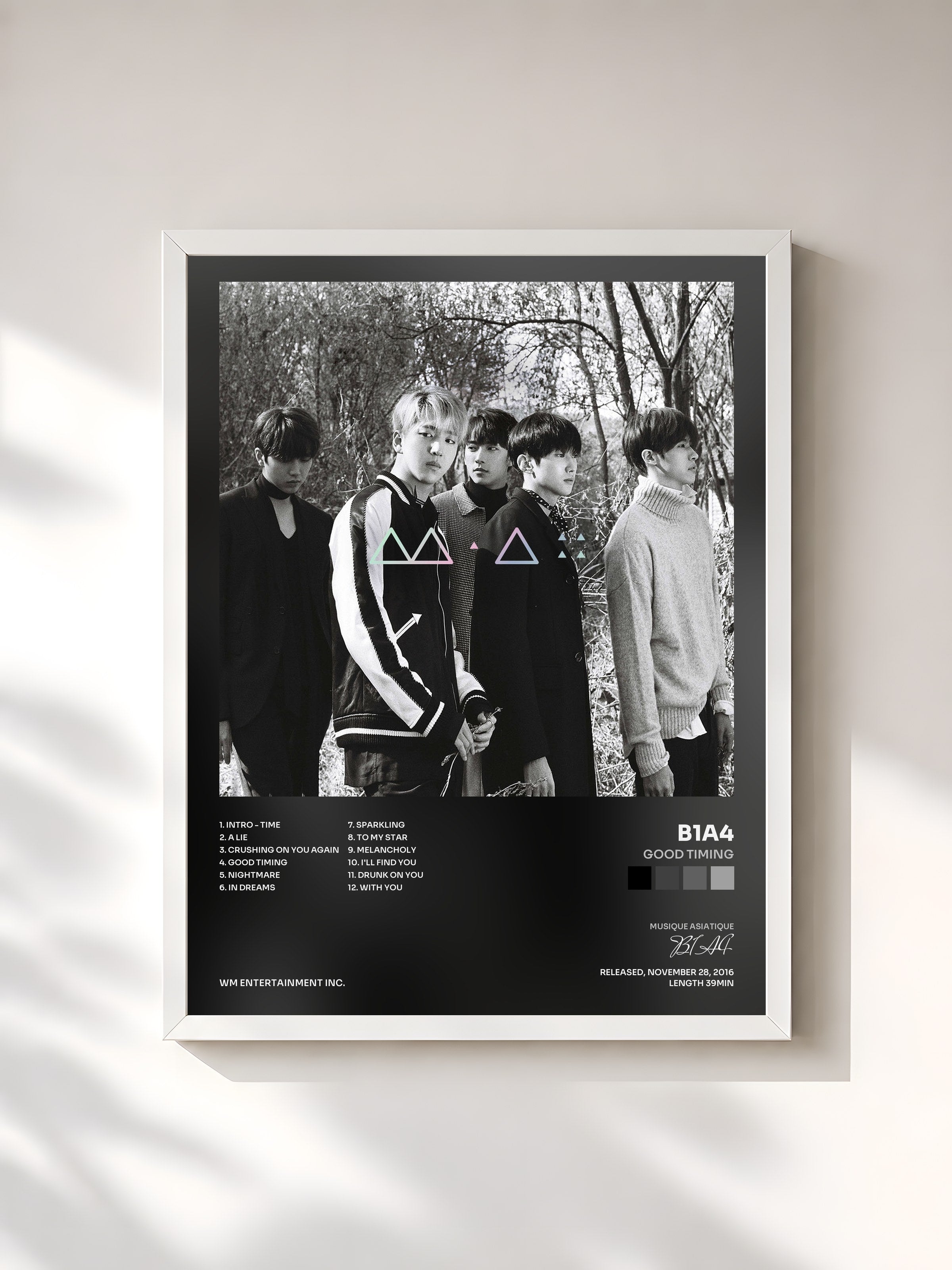 #blanc Tableau de l'album GOOD TIMING de B1A4, cadre blanc, imprimé et encadré en France