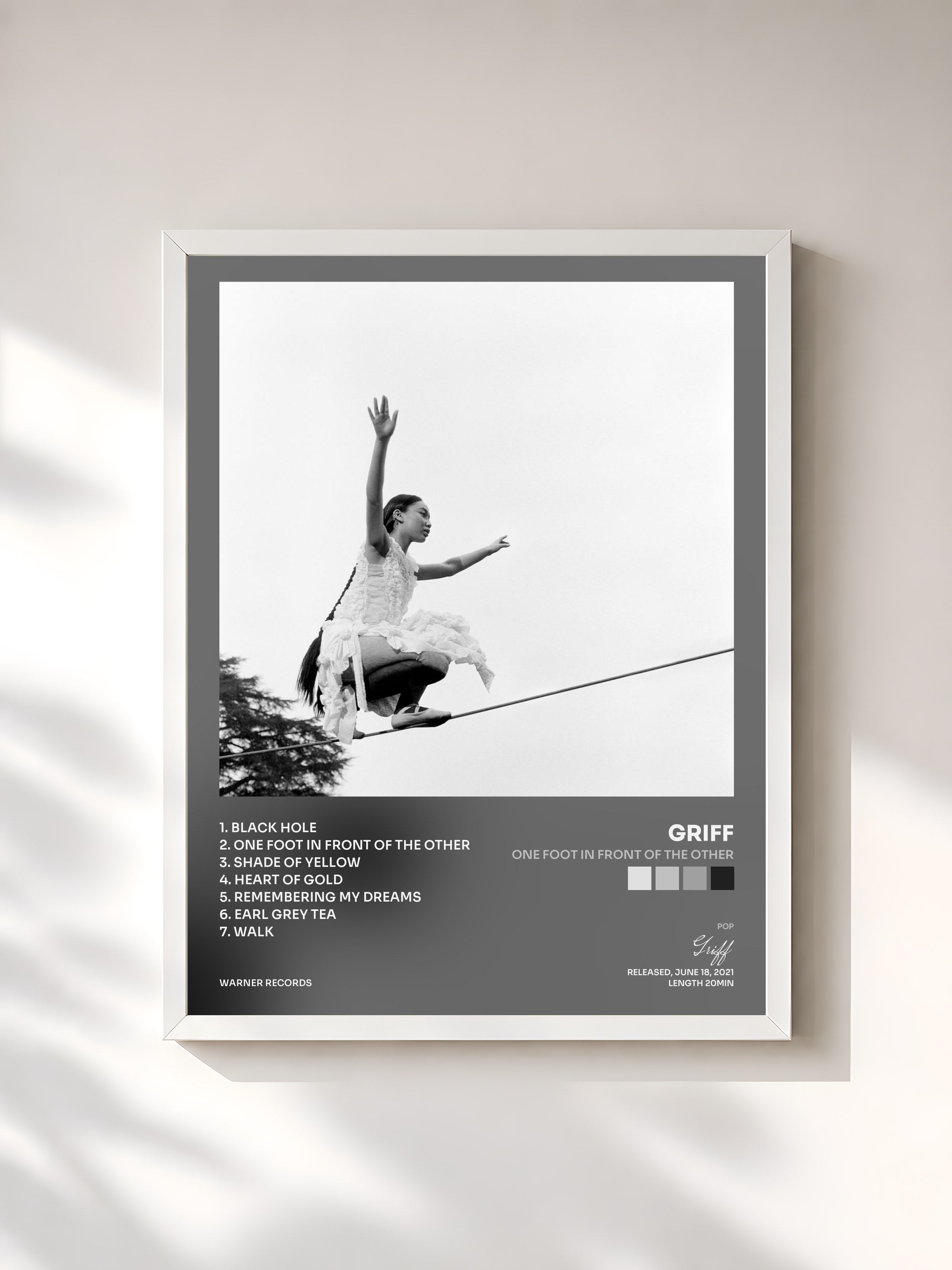 #blanc Tableau de l'album One Foot In Front Of The Other de Griff, cadre blanc, imprimé et encadré en France