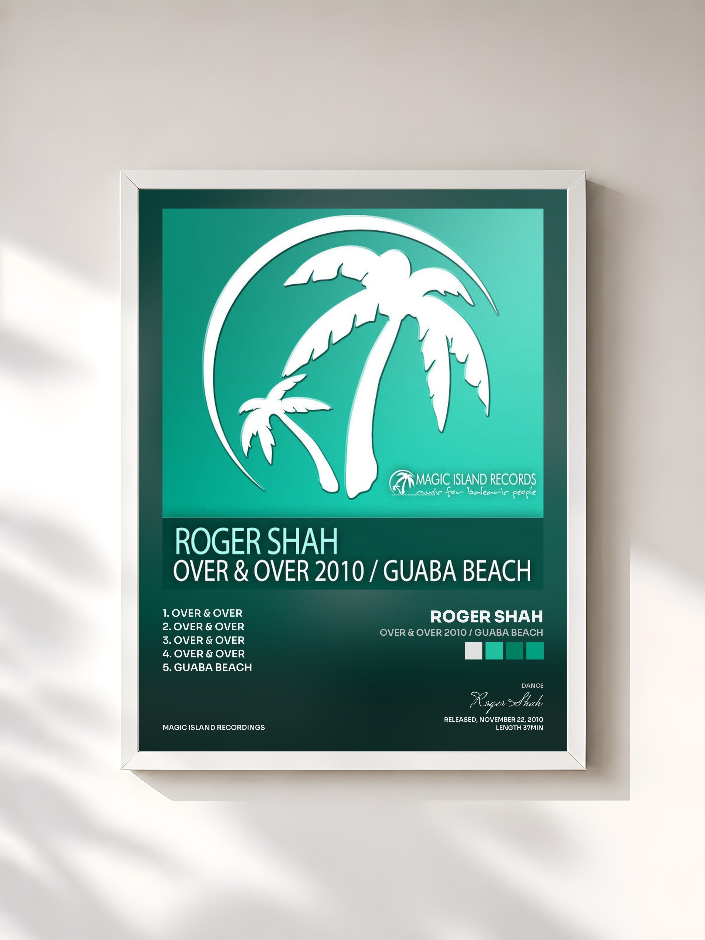#blanc Tableau de l'album Over & Over 2010 / Guaba Beach de Roger Shah, cadre blanc, imprimé et encadré en France