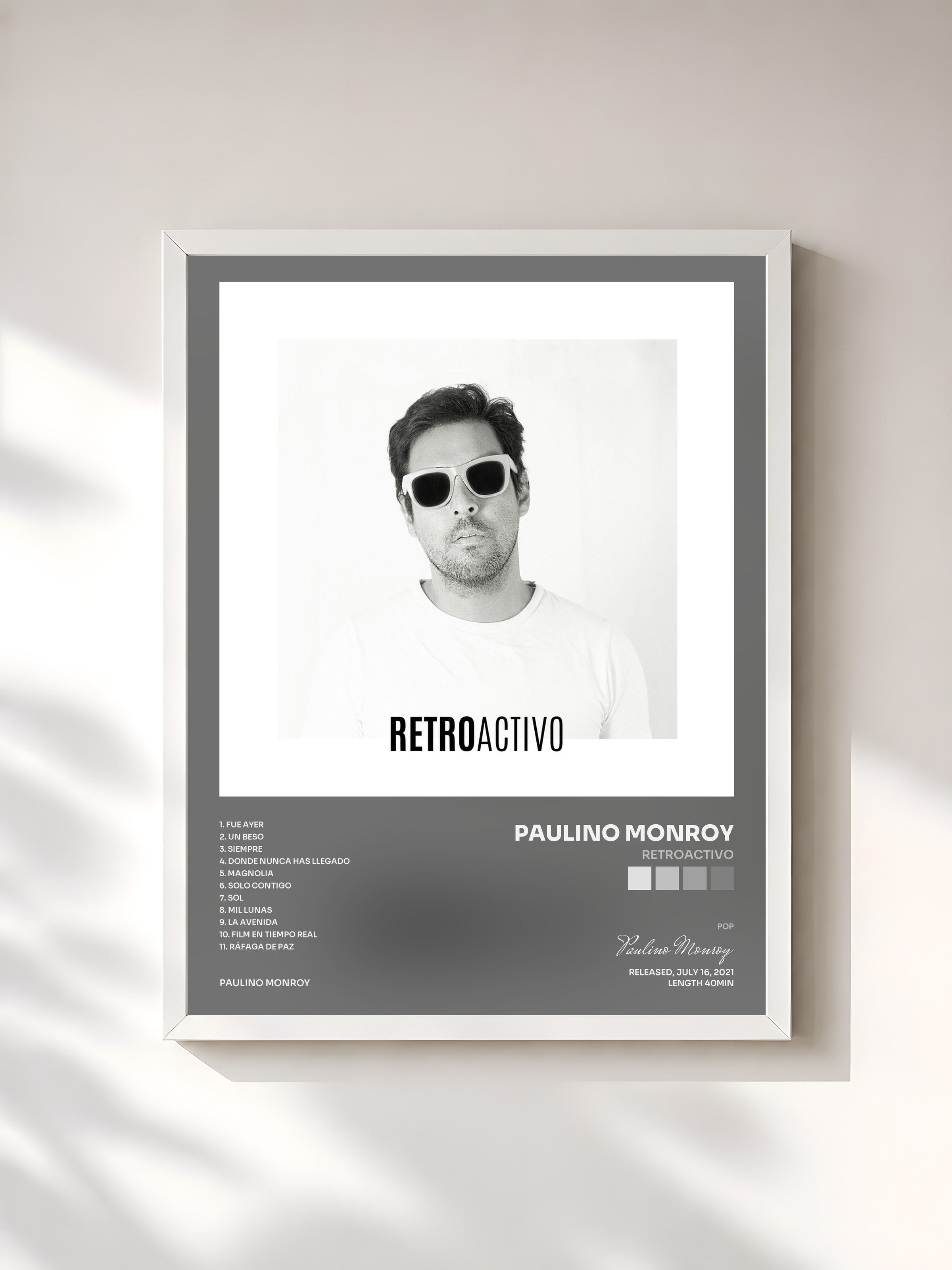 #blanc Tableau de l'album Retroactivo de Paulino Monroy, cadre blanc, imprimé et encadré en France
