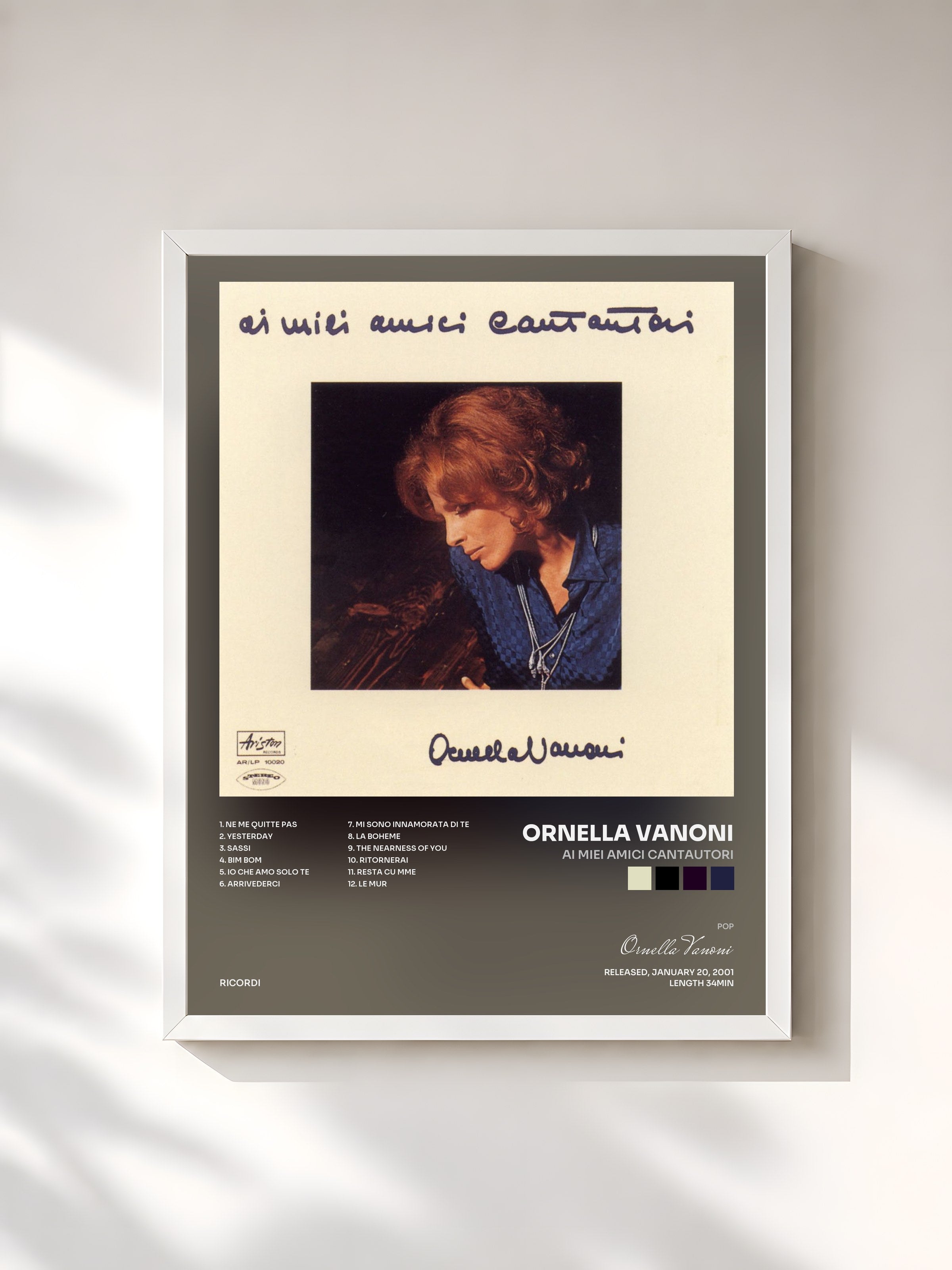 #blanc Tableau de l'album Ai Miei Amici Cantautori de Ornella Vanoni, cadre blanc, imprimé et encadré en France