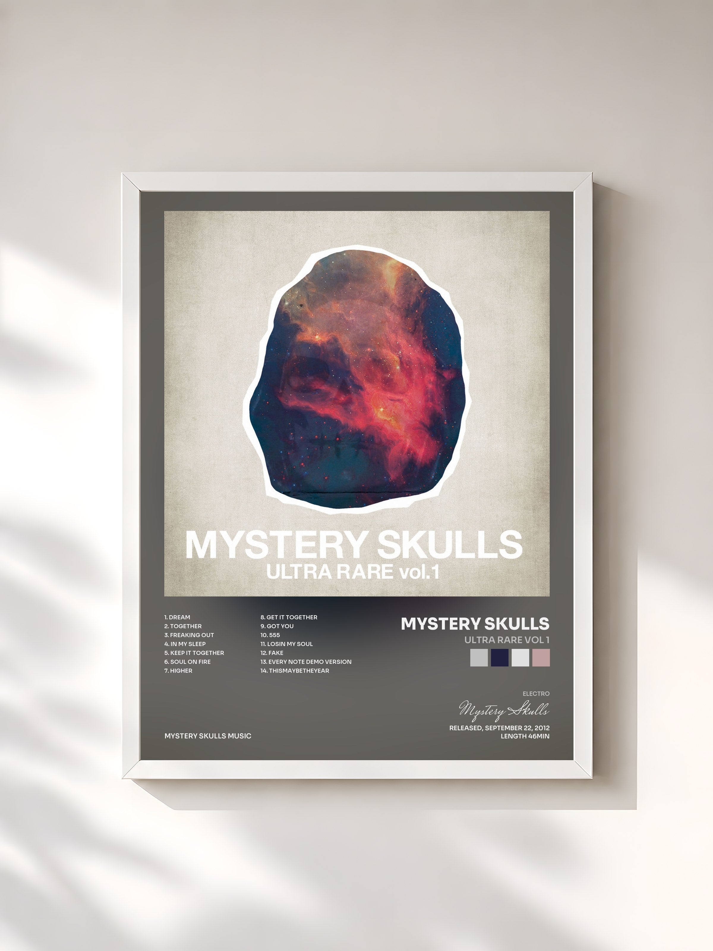 #blanc Tableau de l'album Ultra Rare Vol 1 de Mystery Skulls, cadre blanc, imprimé et encadré en France