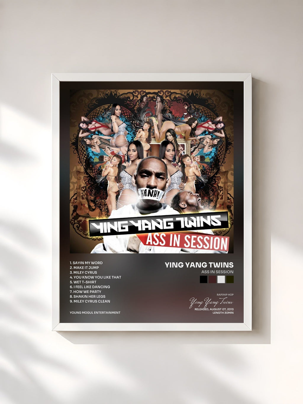 #blanc Ass in Session de Ying Yang Twins en lámina enmarcada, marco blanco, impresa y enmarcada en Francia