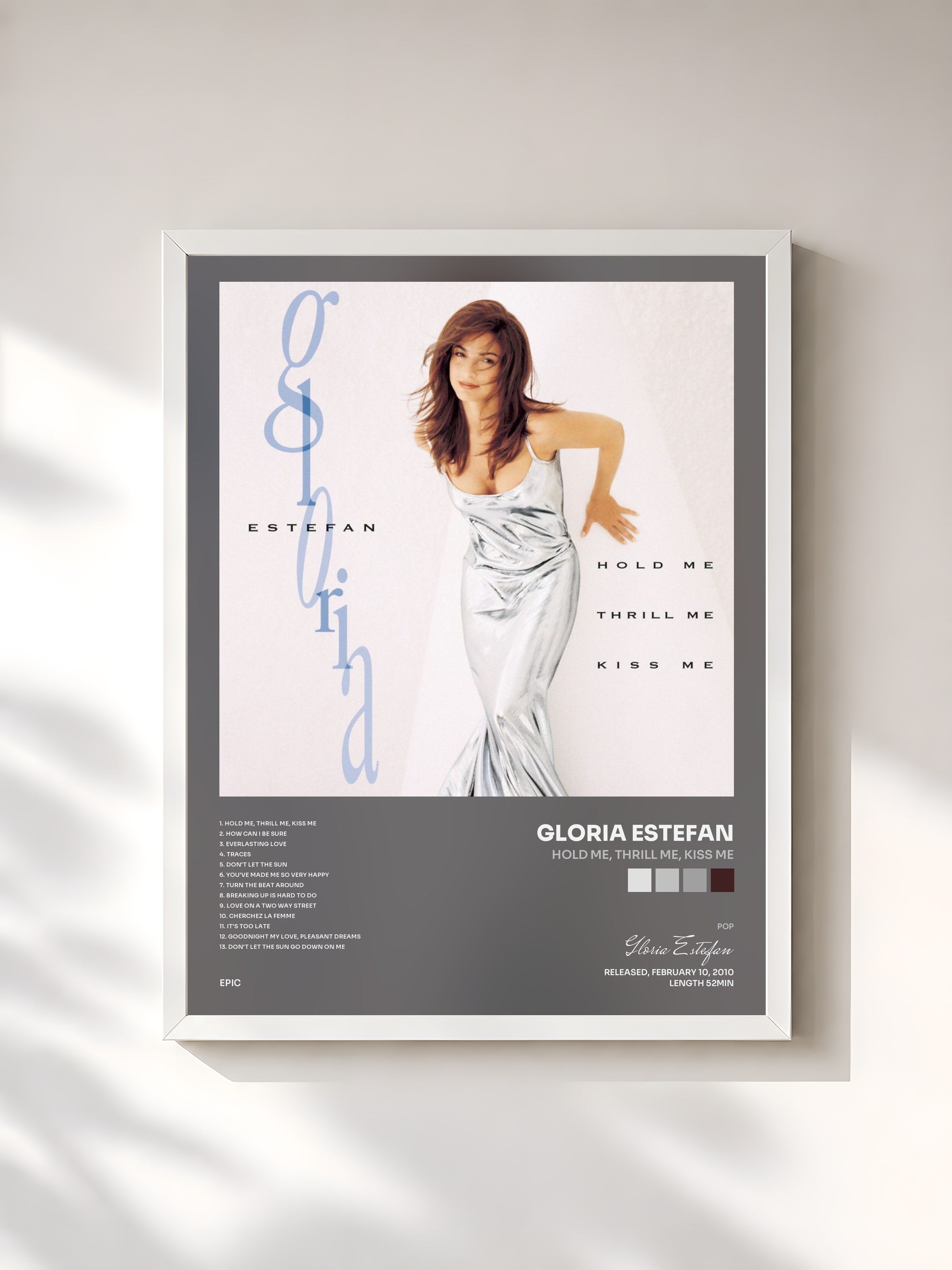 #blanc Tableau de l'album Hold Me, Thrill Me, Kiss Me de Gloria Estefan, cadre blanc, imprimé et encadré en France