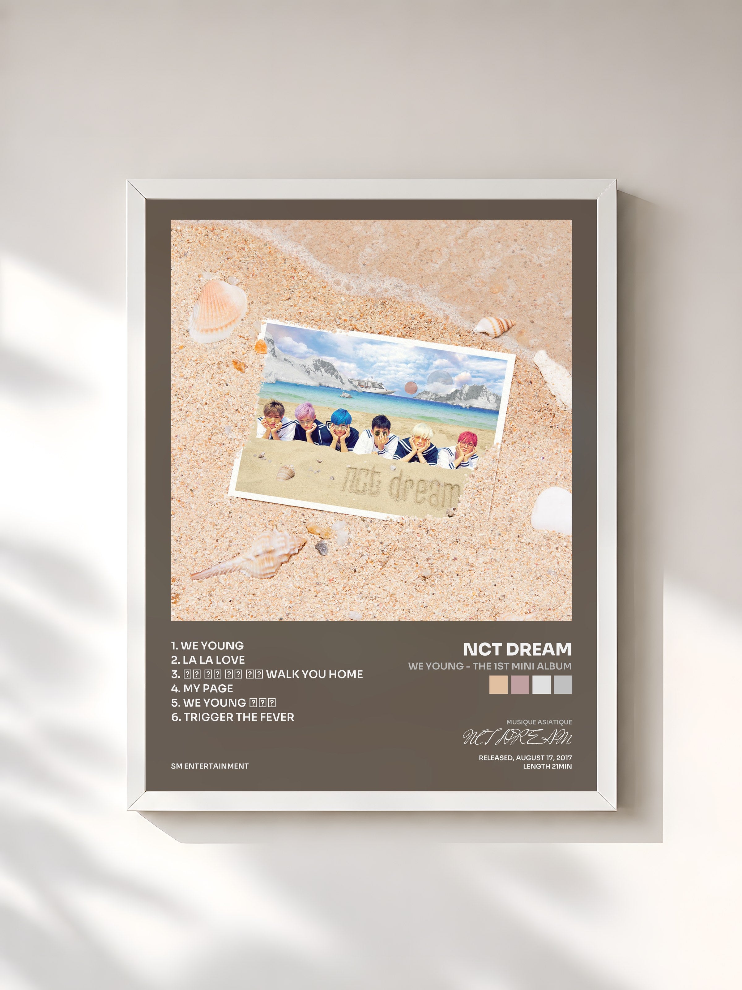 #blanc Tableau de l'album We Young - The 1st Mini Album de NCT DREAM, cadre blanc, imprimé et encadré en France