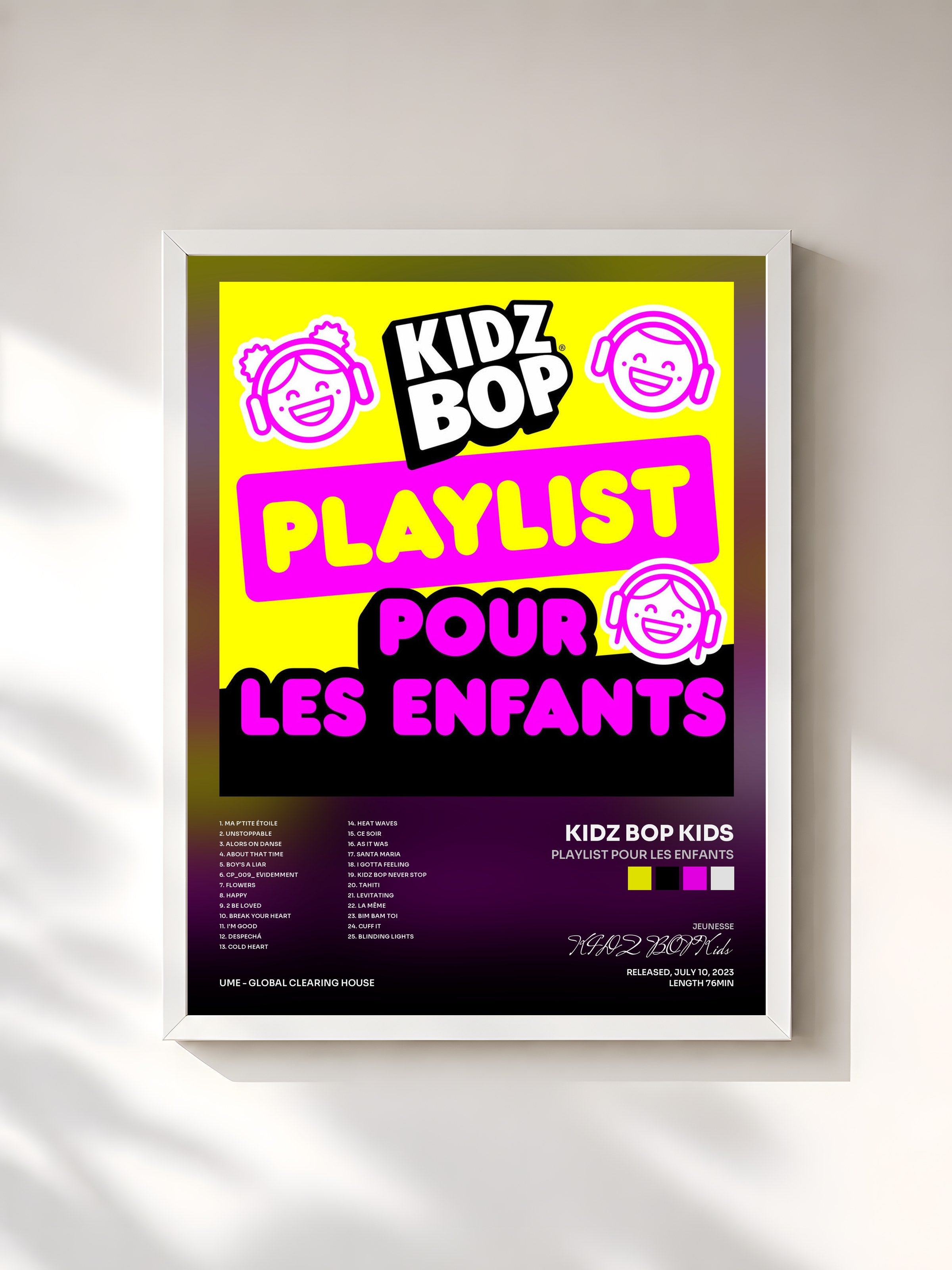 #blanc Tableau de l'album Playlist pour les enfants de KIDZ BOP Kids, cadre blanc, imprimé et encadré en France