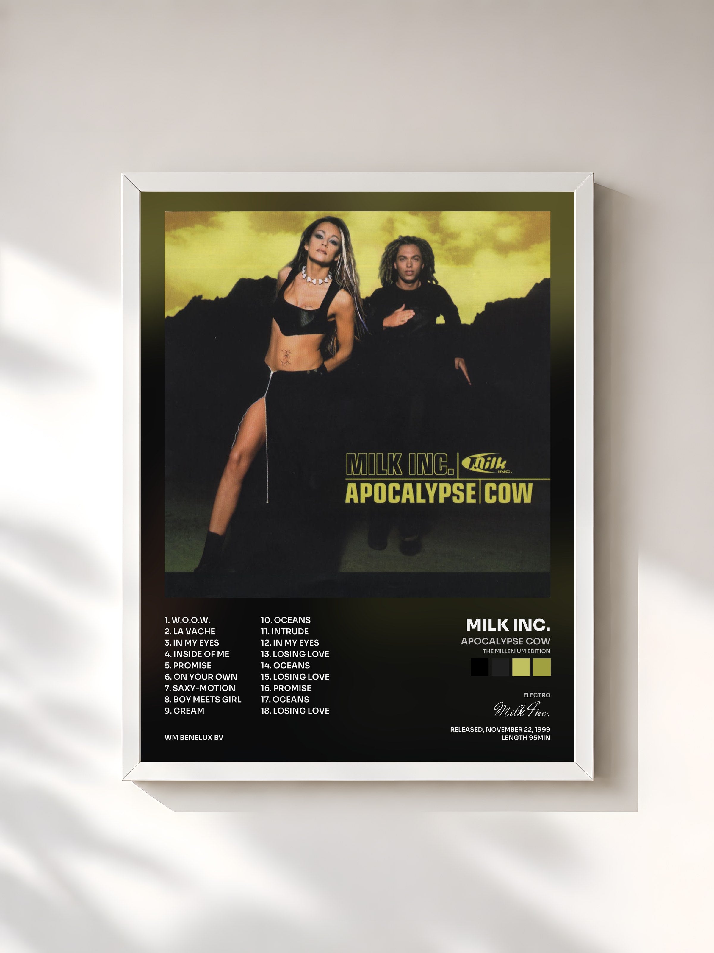#blanc Tableau de l'album Apocalypse Cow (The Millenium Edition) de Milk Inc., cadre blanc, imprimé et encadré en France
