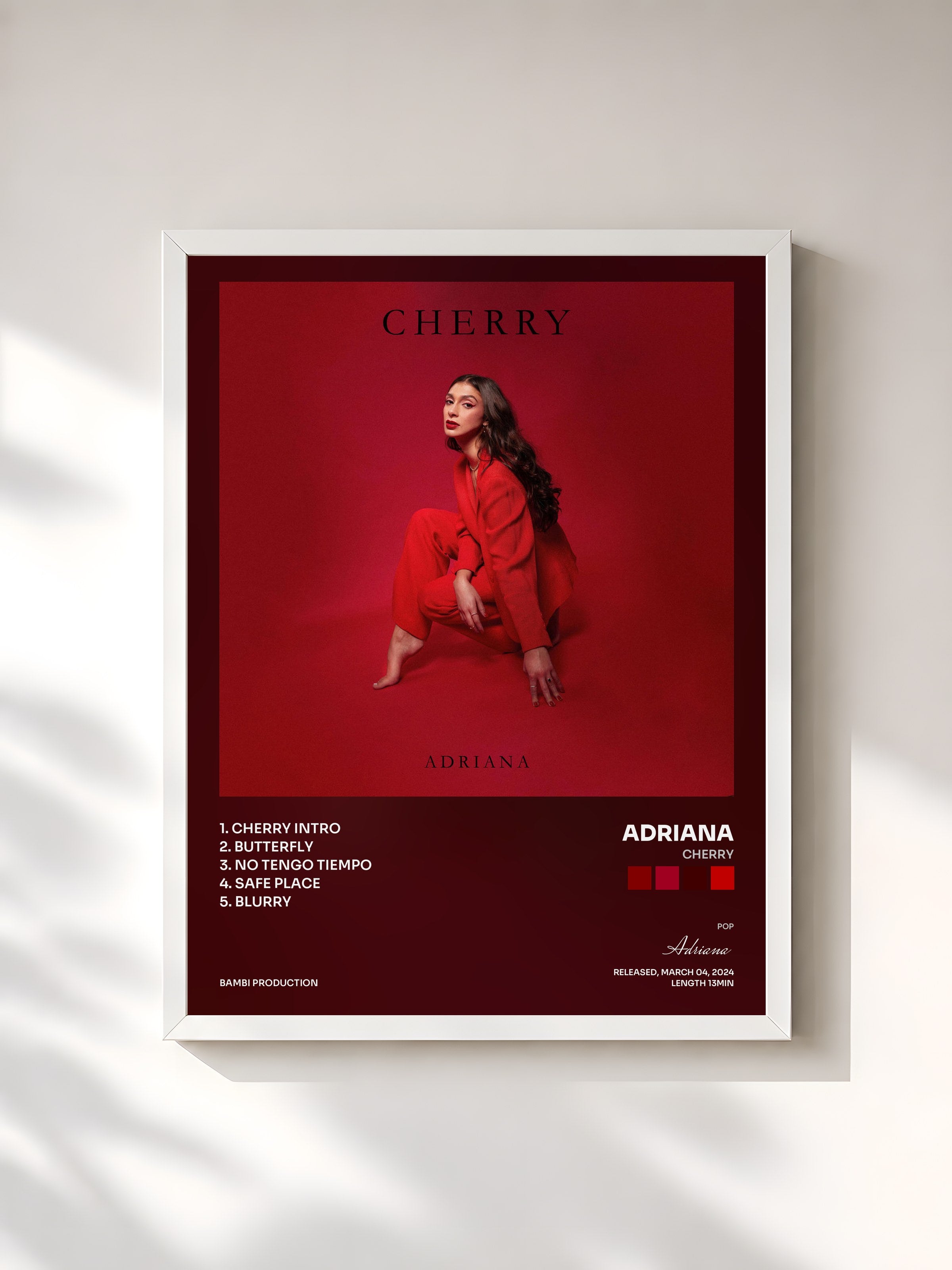 #blanc Tableau de l'album Cherry de Adriana, cadre blanc, imprimé et encadré en France