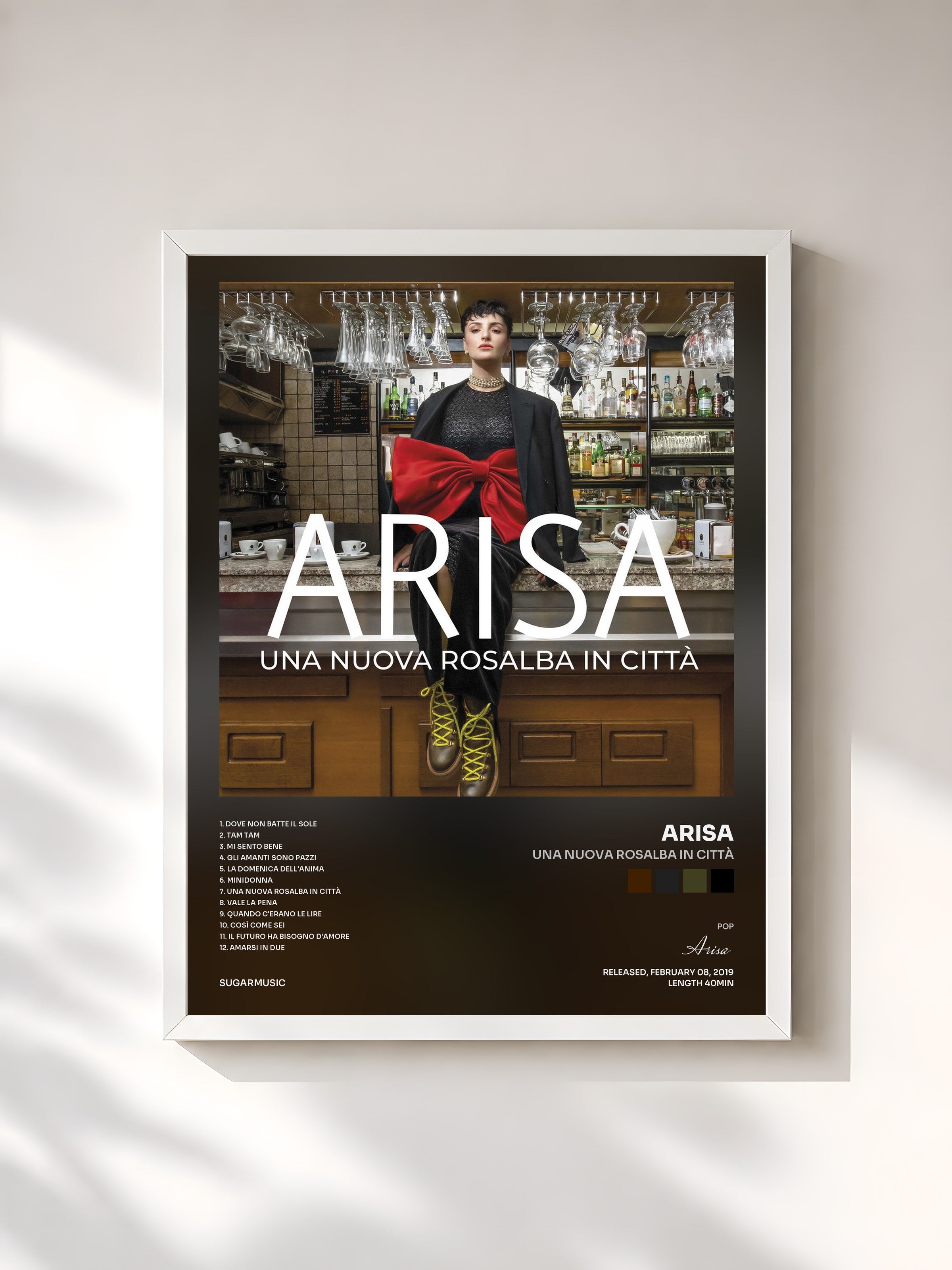 #blanc Tableau de l'album Una nuova Rosalba in città de Arisa, cadre blanc, imprimé et encadré en France