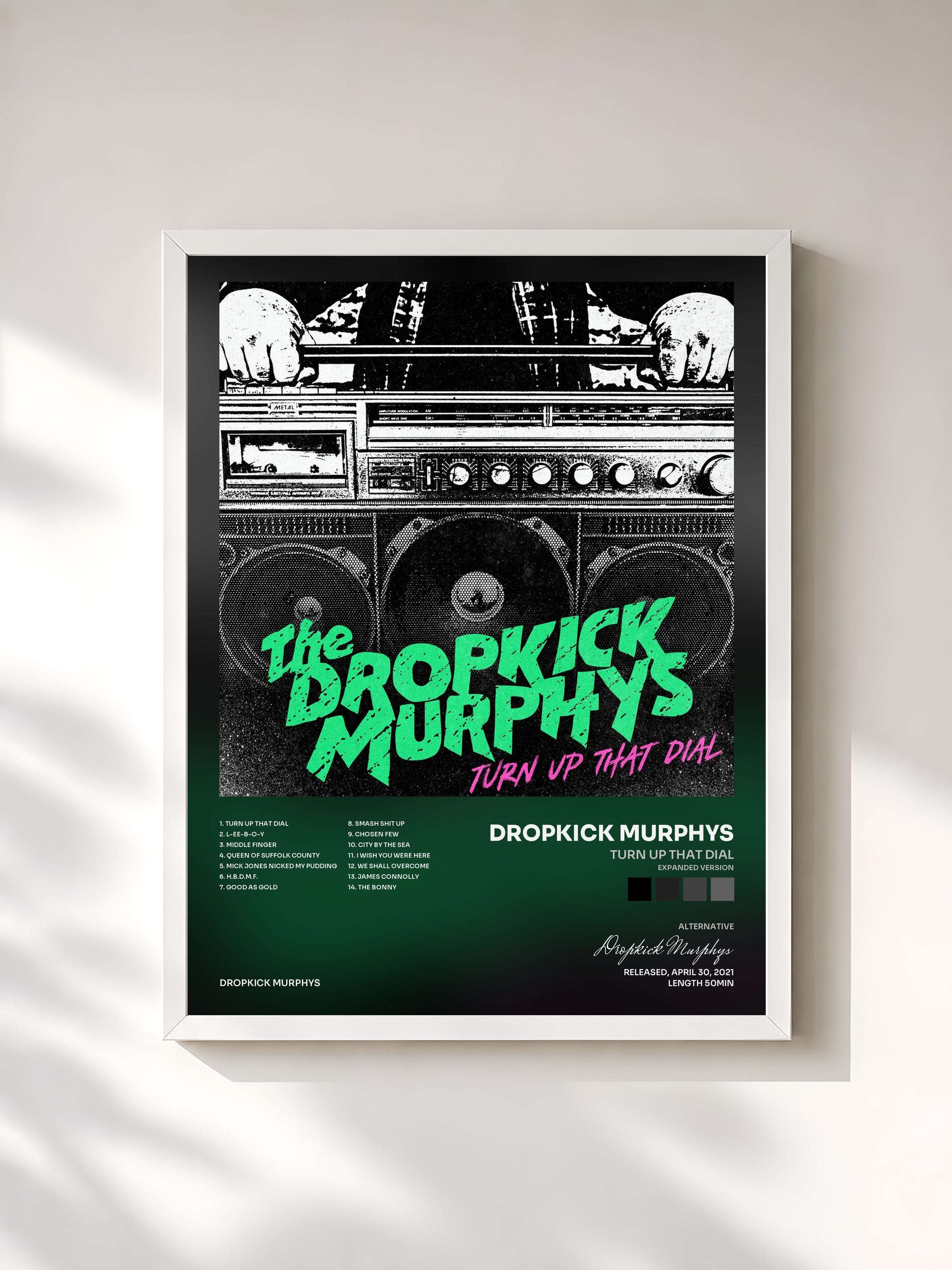 #blanc Tableau de l'album Turn Up That Dial (Expanded Version) de Dropkick Murphys, cadre blanc, imprimé et encadré en France