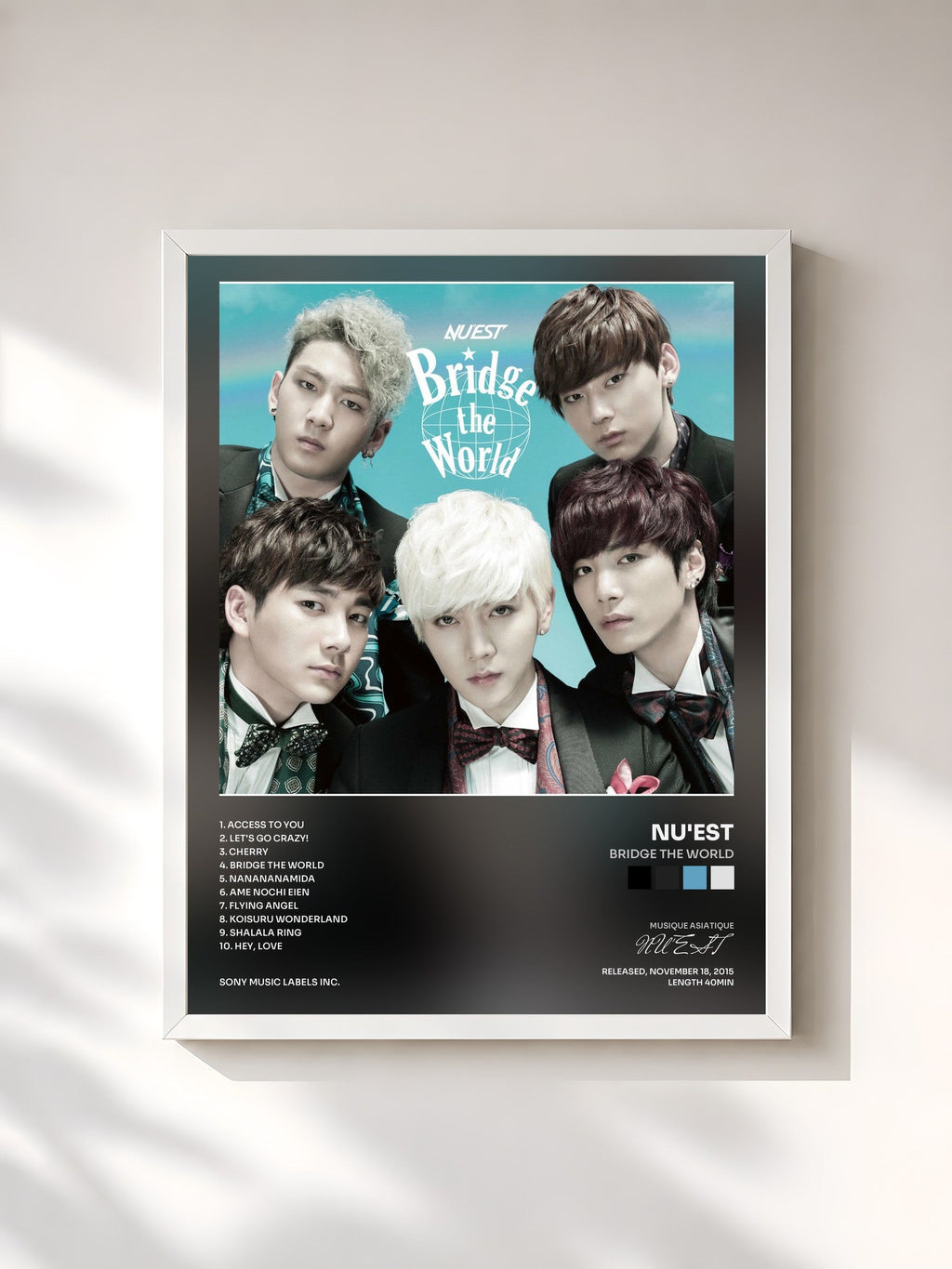 #blanc Tableau de l'album Bridge the World de NU'EST, cadre blanc, imprimé et encadré en France
