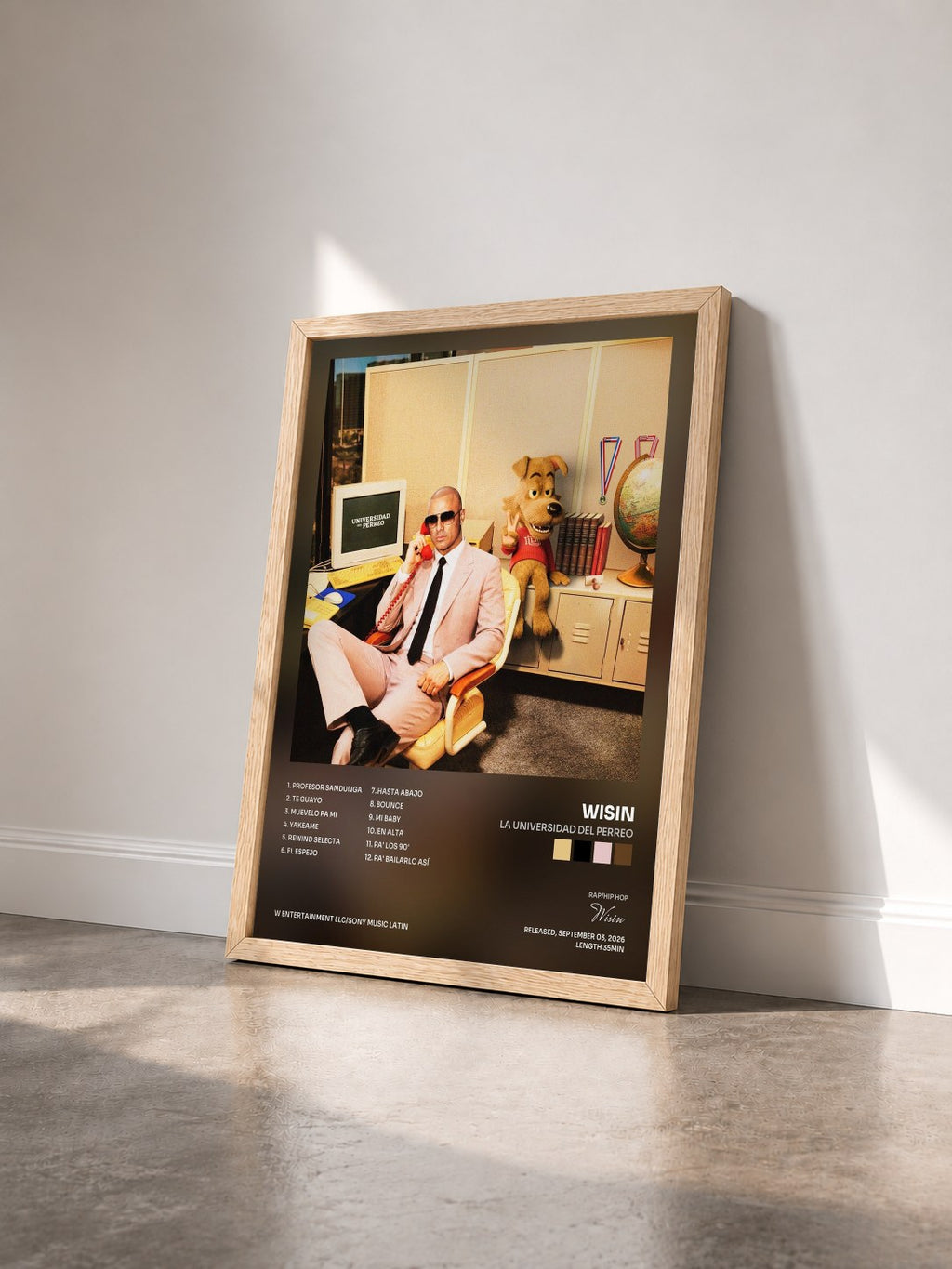 #bois Tableau de l'album La Universidad del Perreo de Wisin vu de trois quarts, cadre en bois brut