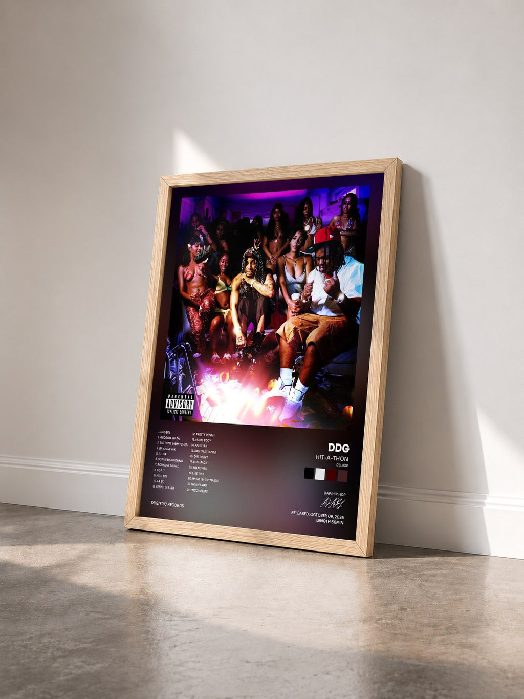 #bois Tableau de l'album HIT-A-THON (Deluxe) de DDG vu de trois quarts, cadre en bois brut